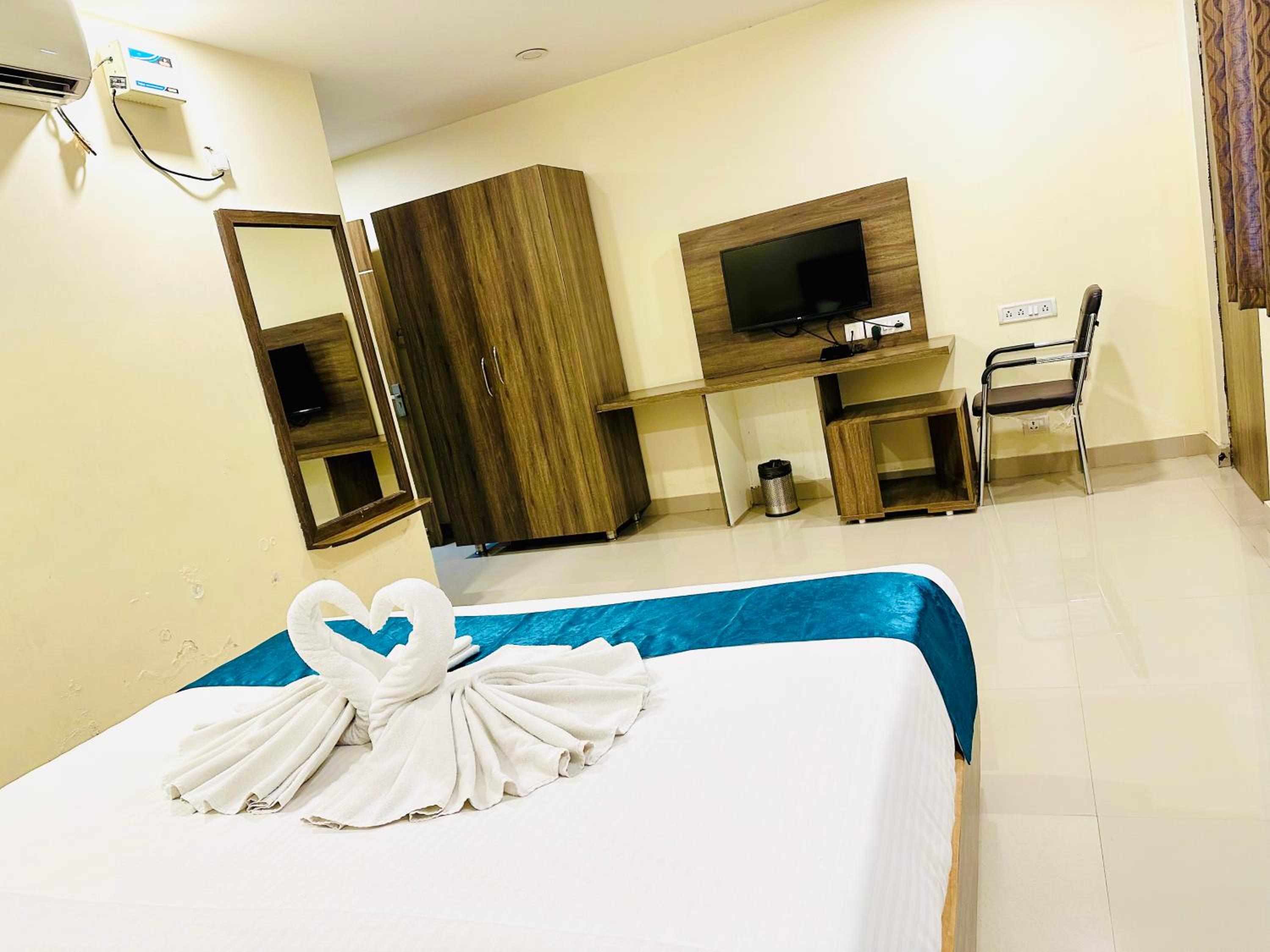 Superior Double or Twin Room - Photo 7