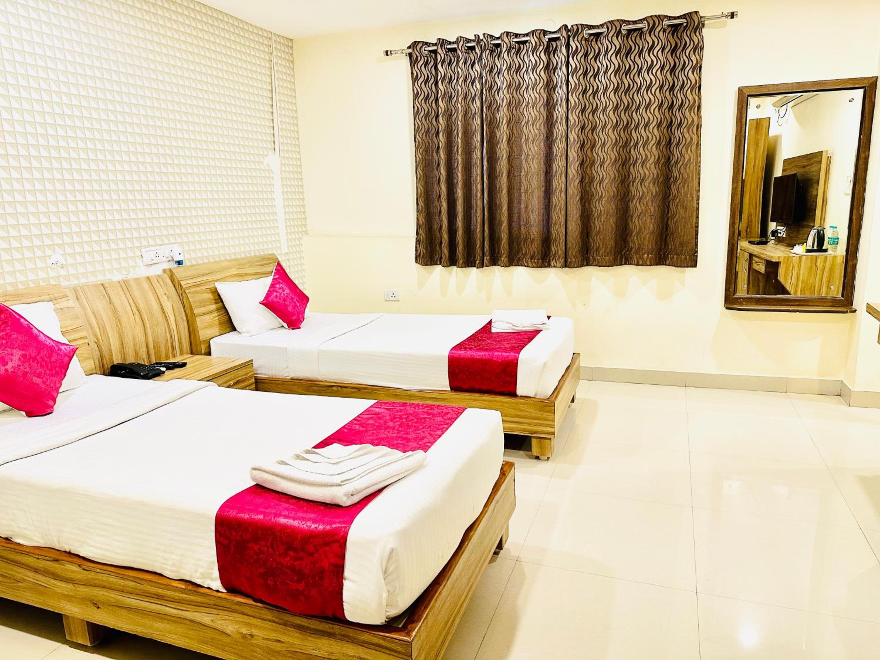 Superior Double or Twin Room - Photo 5