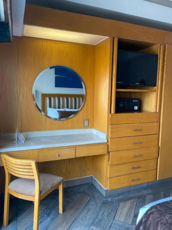 Standard Suite - Photo 16