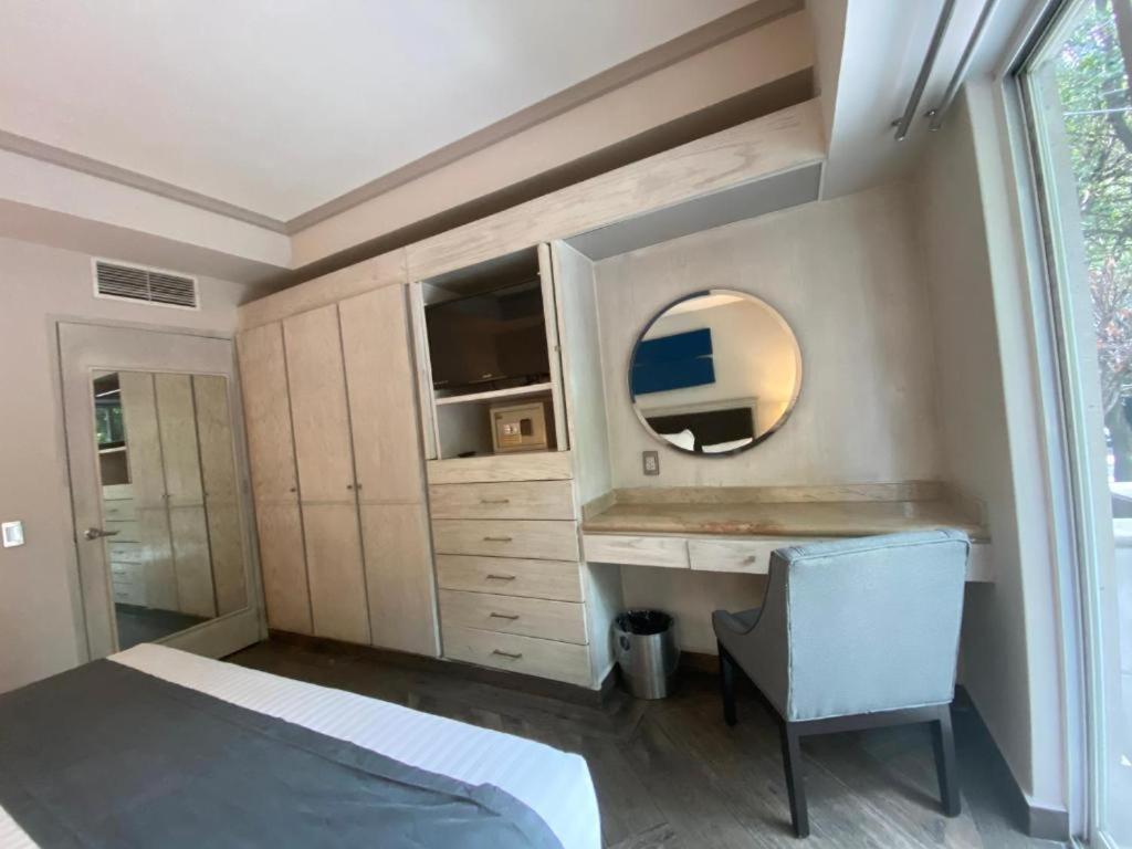 Standard Suite - Photo 3