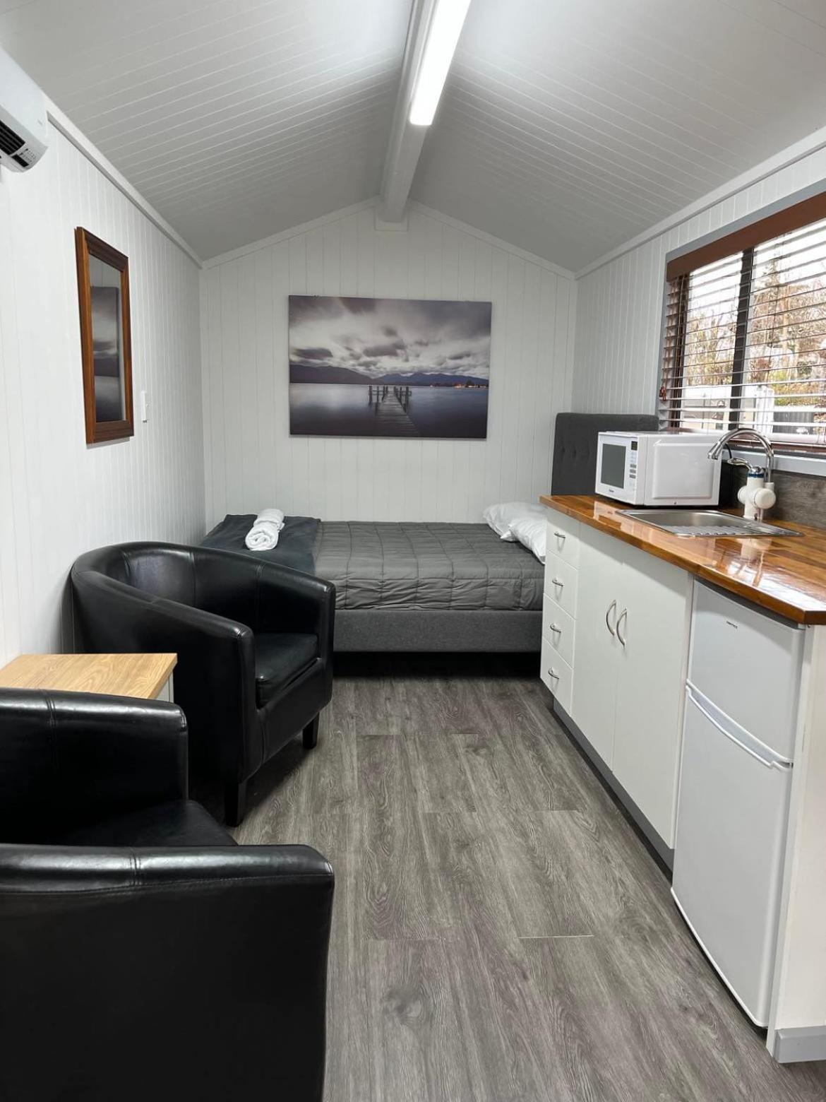Double Room with Balcony - Photo 1