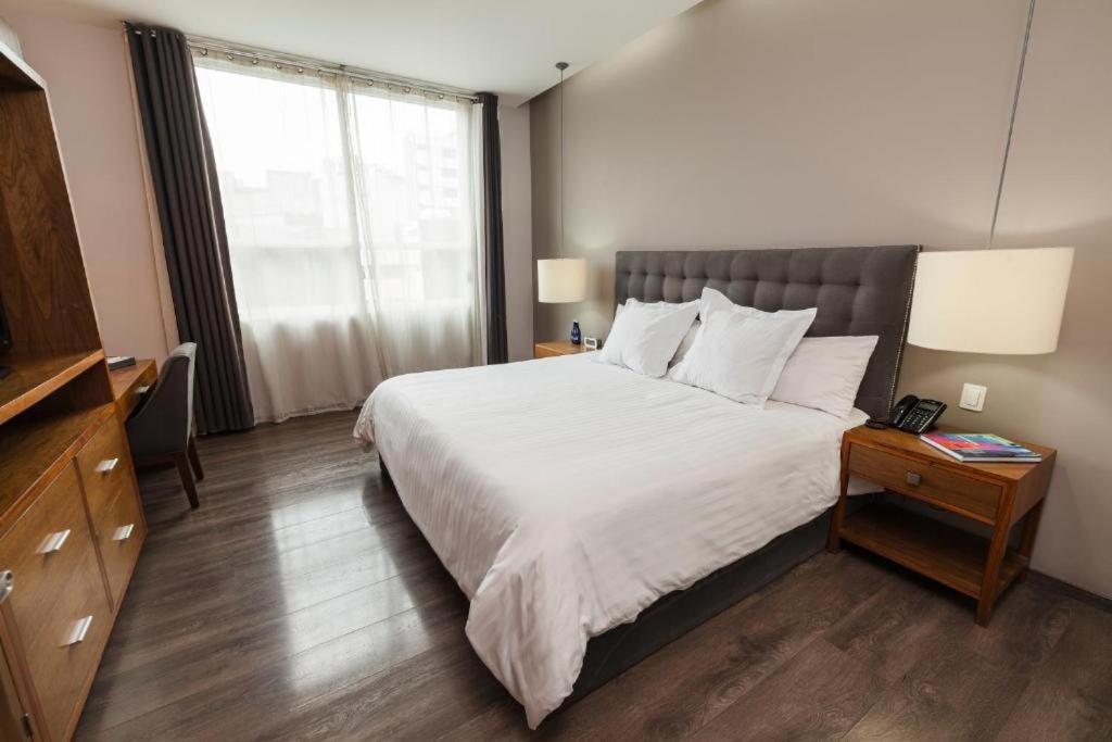 Standard Suite - Photo 14