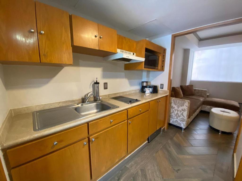 Standard Suite - Photo 9