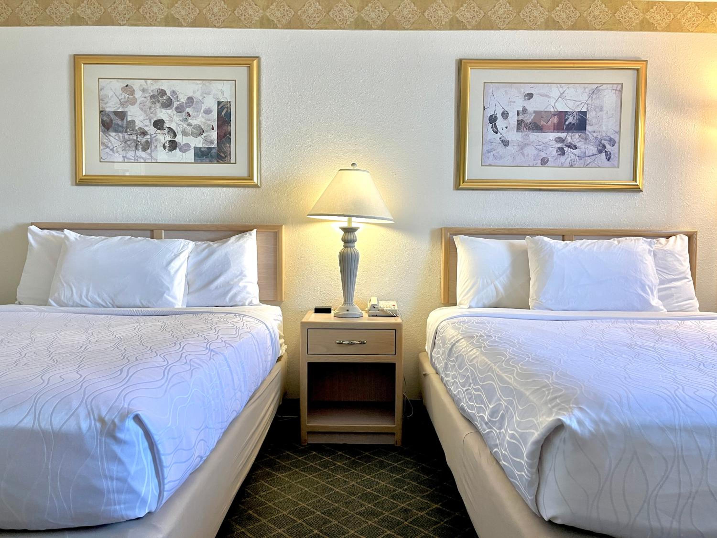 Double Room with Two Queen Beds - Non-Smoking - Photo 1