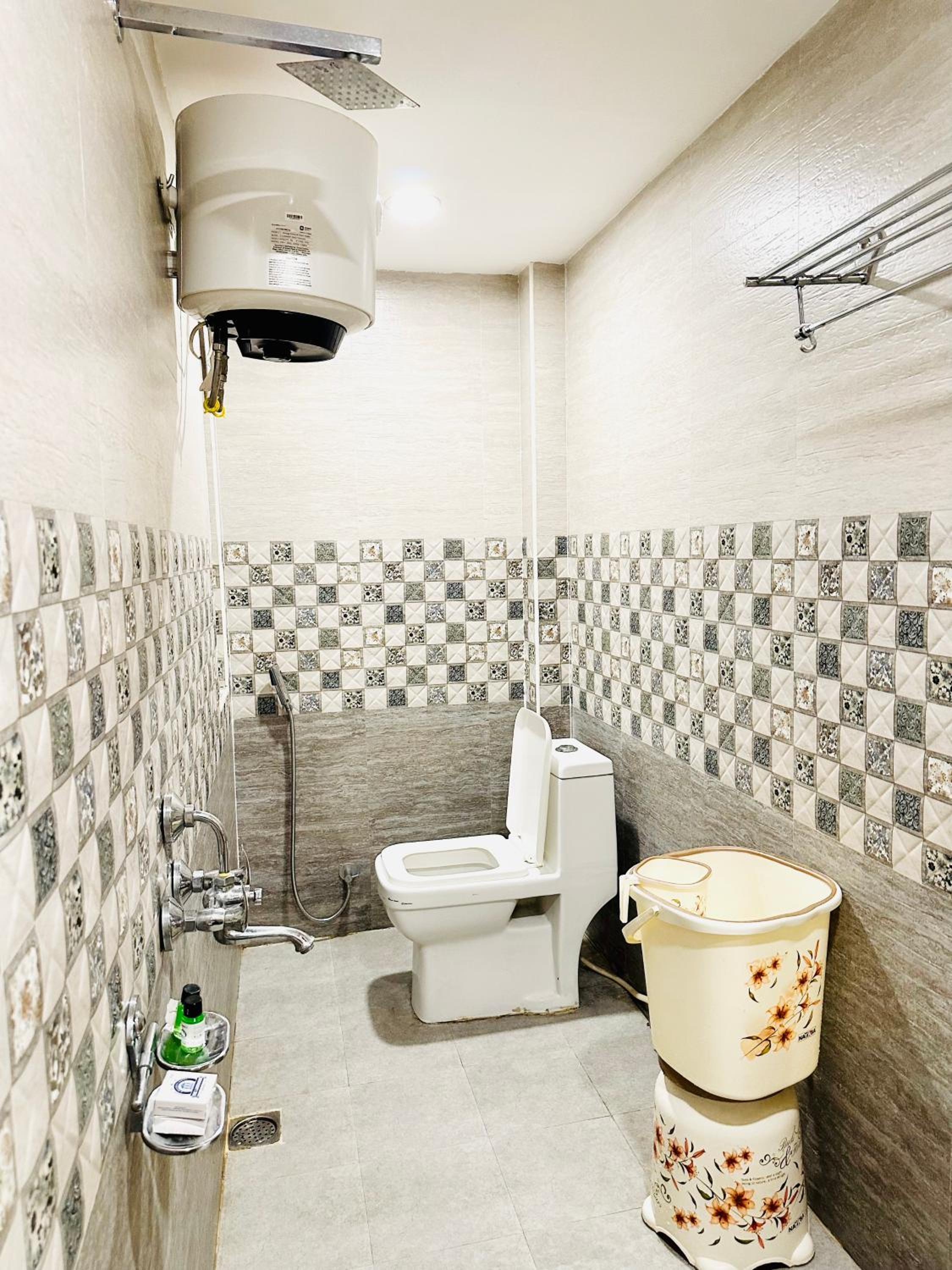 Family Room with Shower - Photo 9