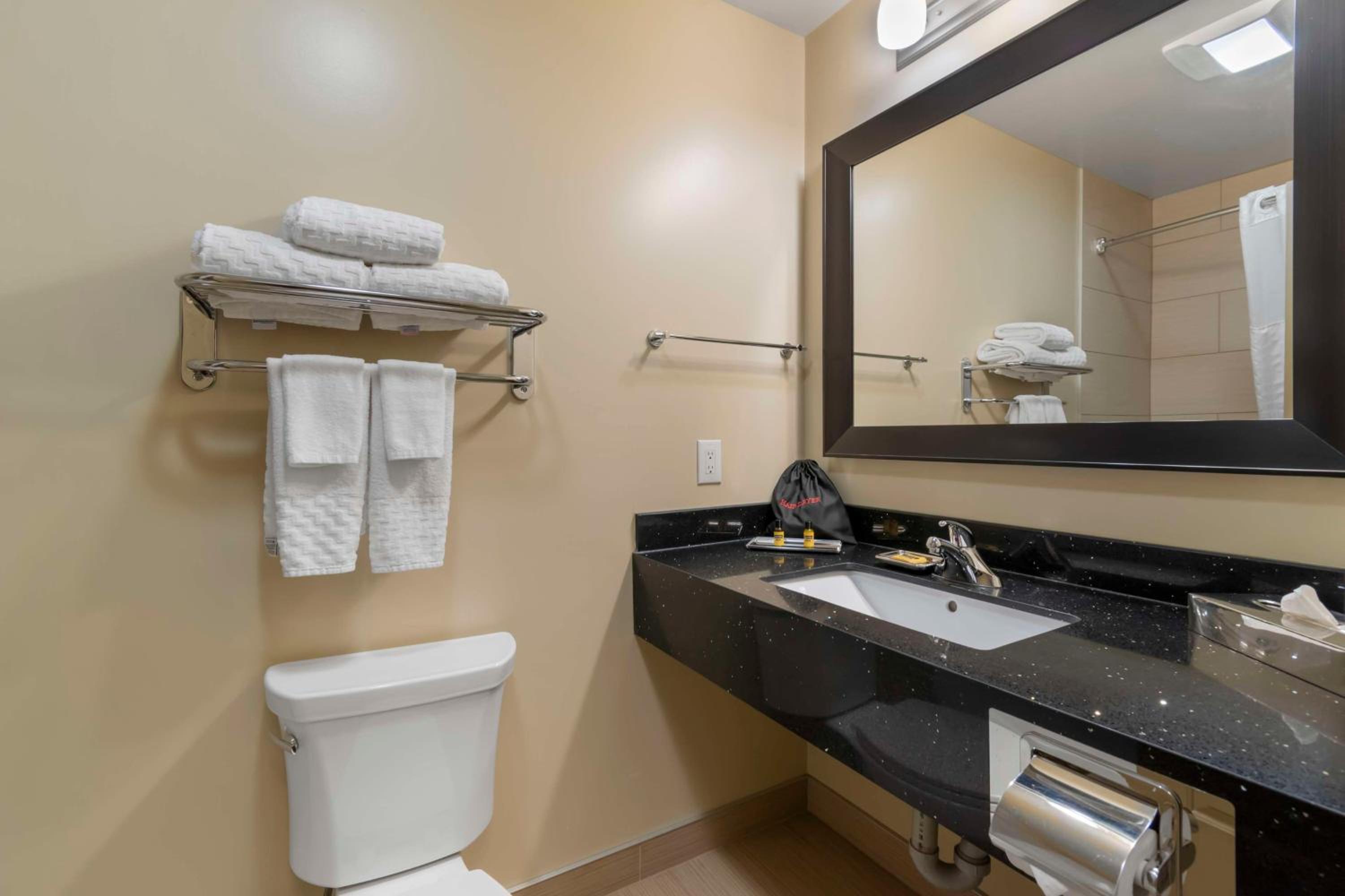 Queen Room with Two Queen Beds and Kitchenette