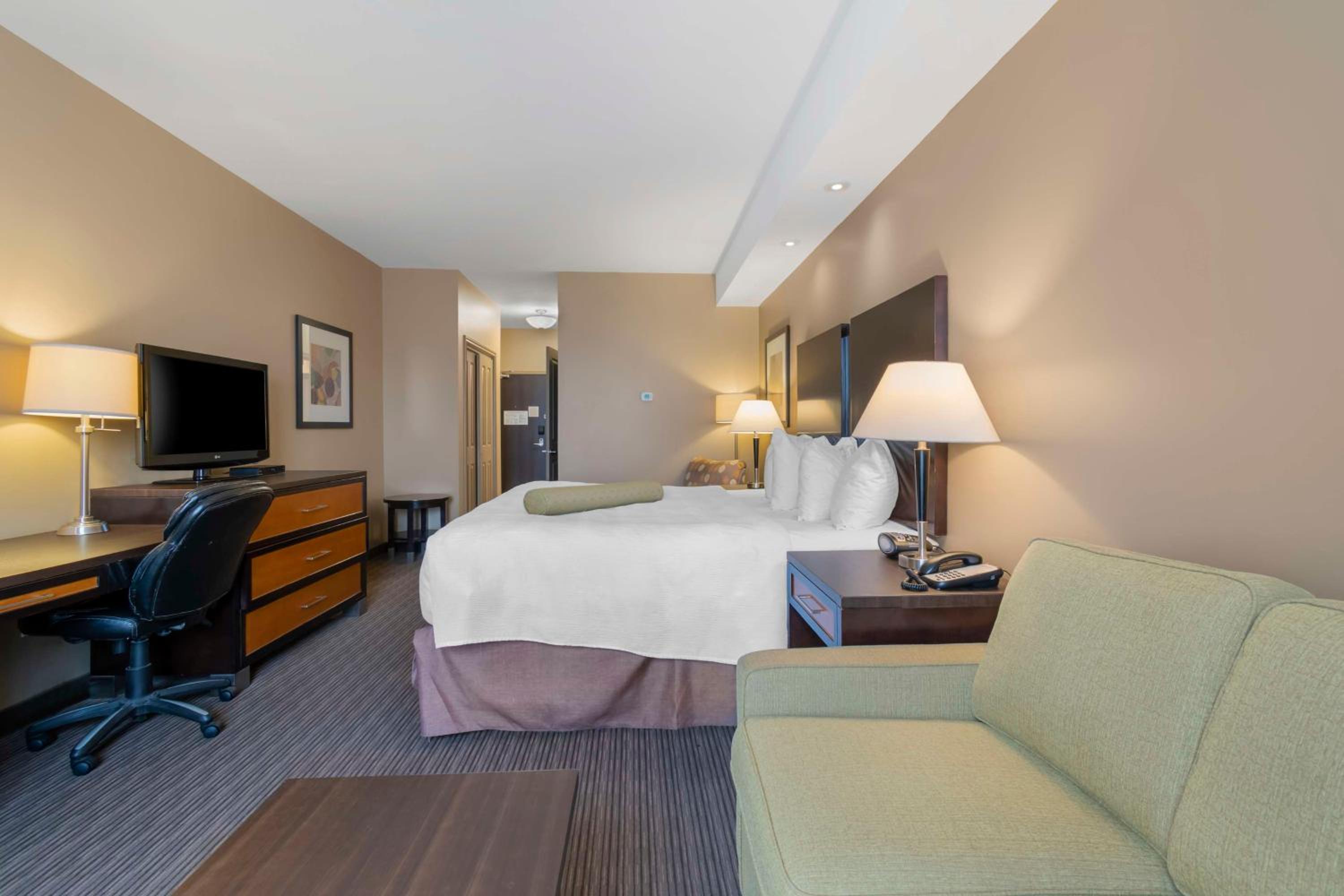 King Room with Kitchenette - Non-Smoking