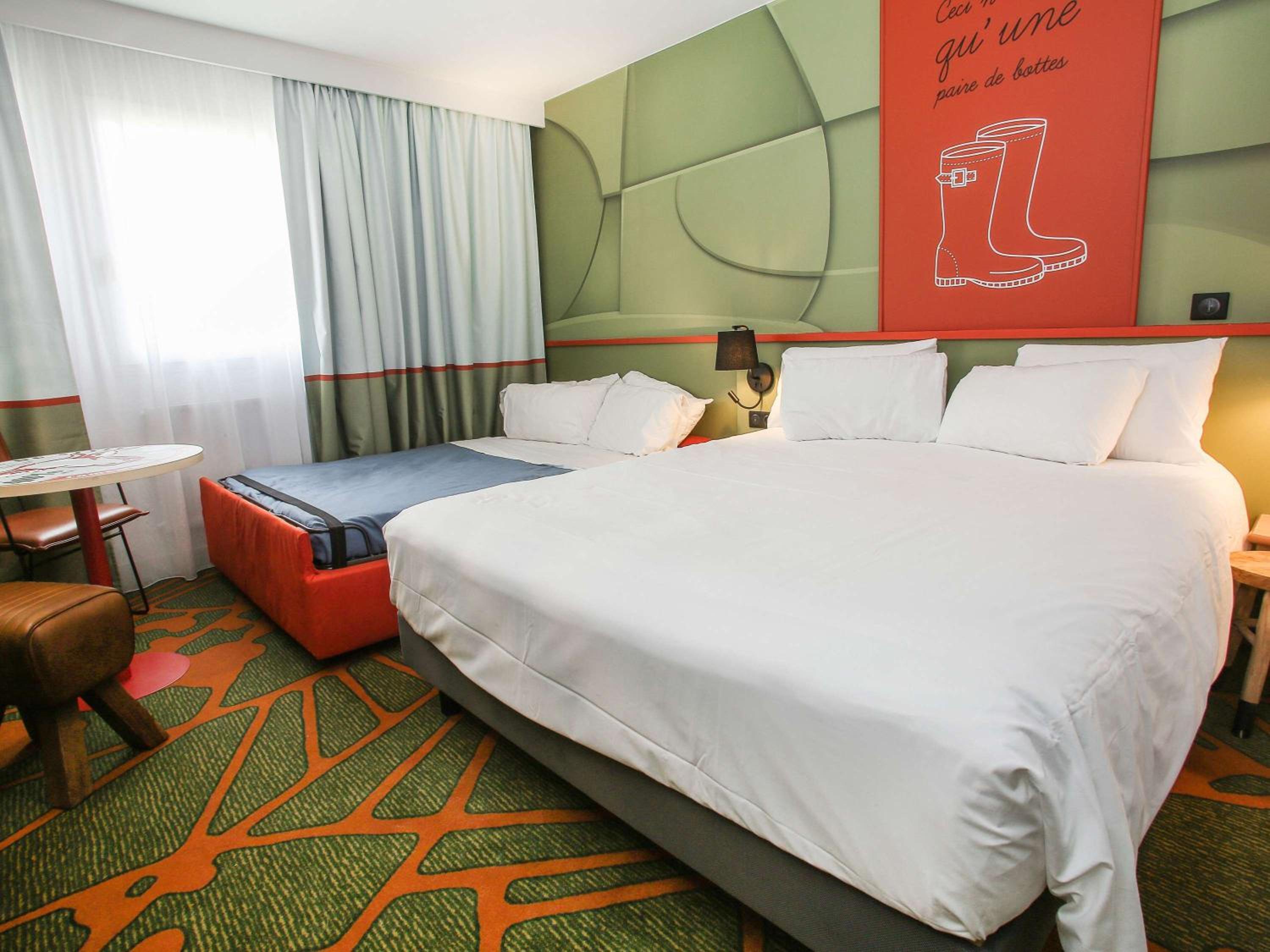 Standard Double Room with Sofa - Photo 17