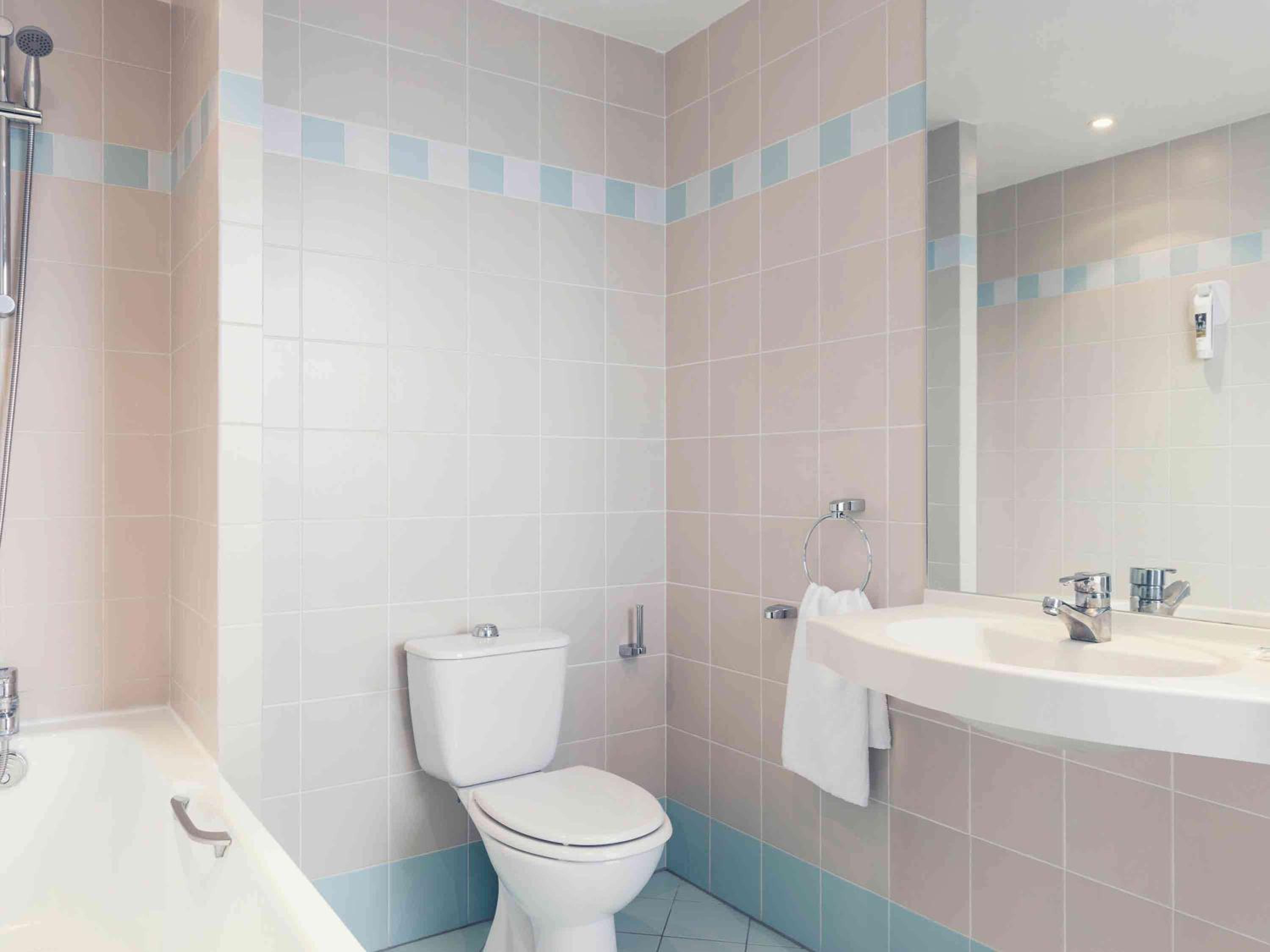 Standard Twin Room - Photo 6