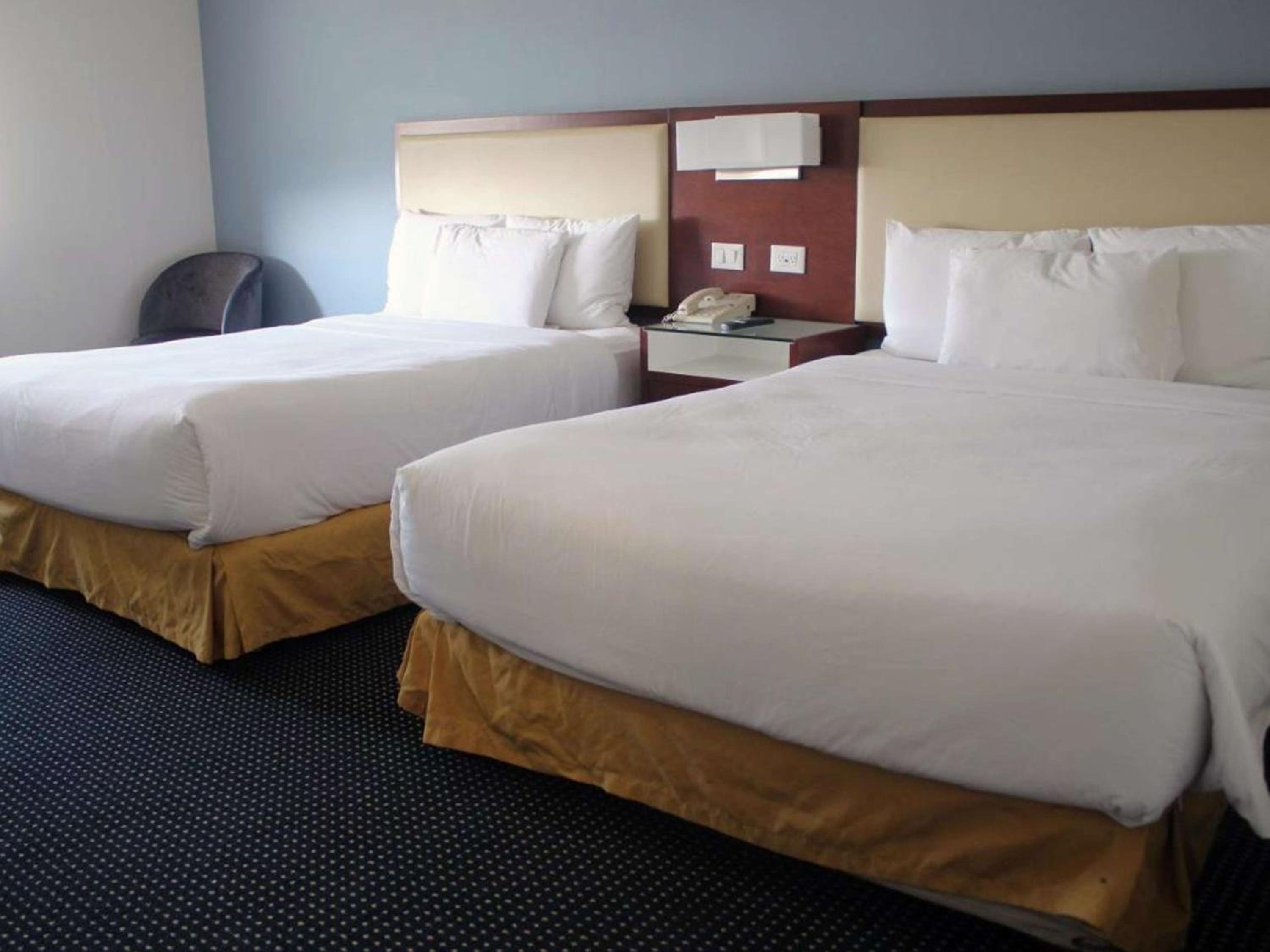 Double Room with Two Double Beds - Non-Smoking - Photo 7