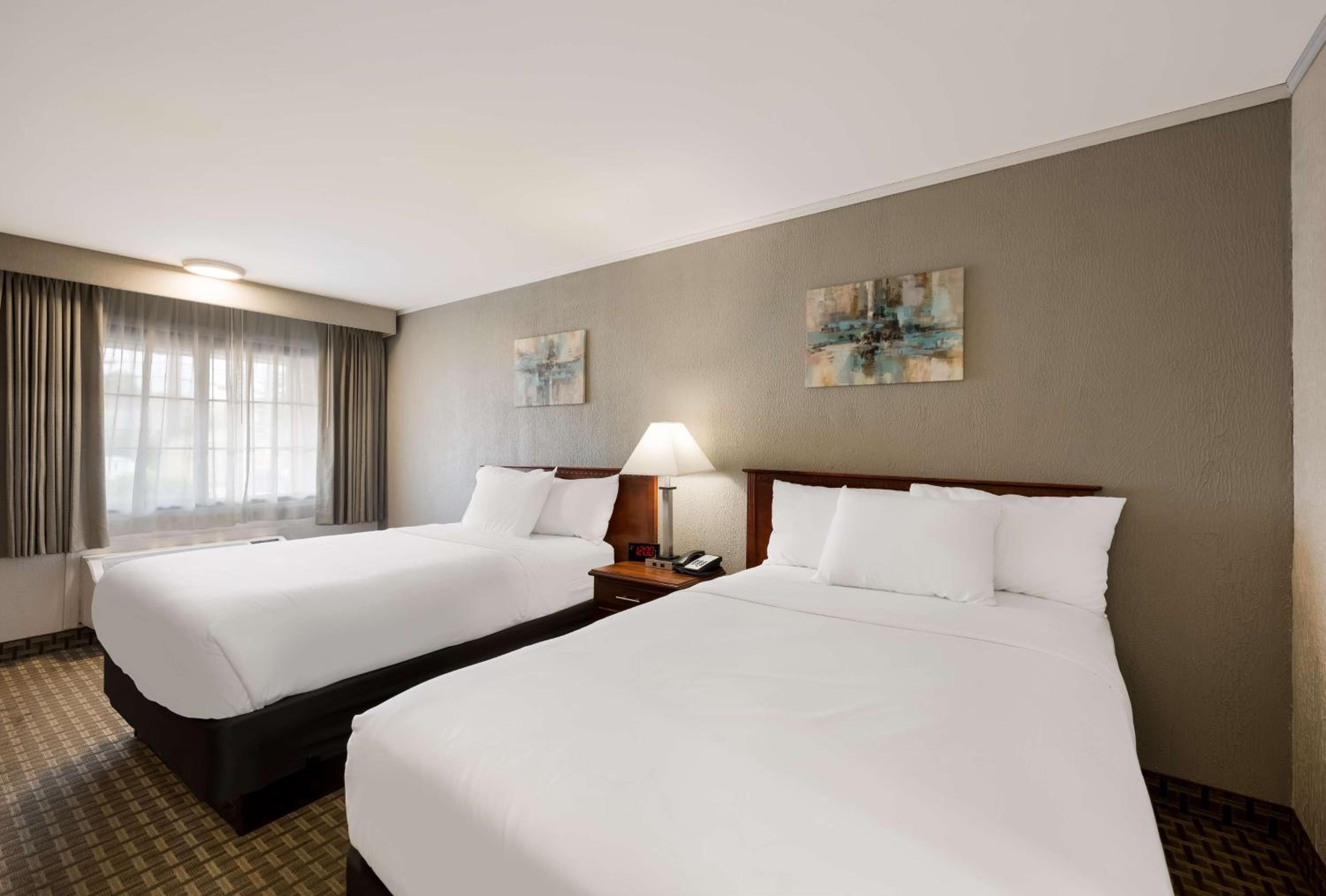 Double Room With Two Double Beds - Non-Smoking - Photo 1