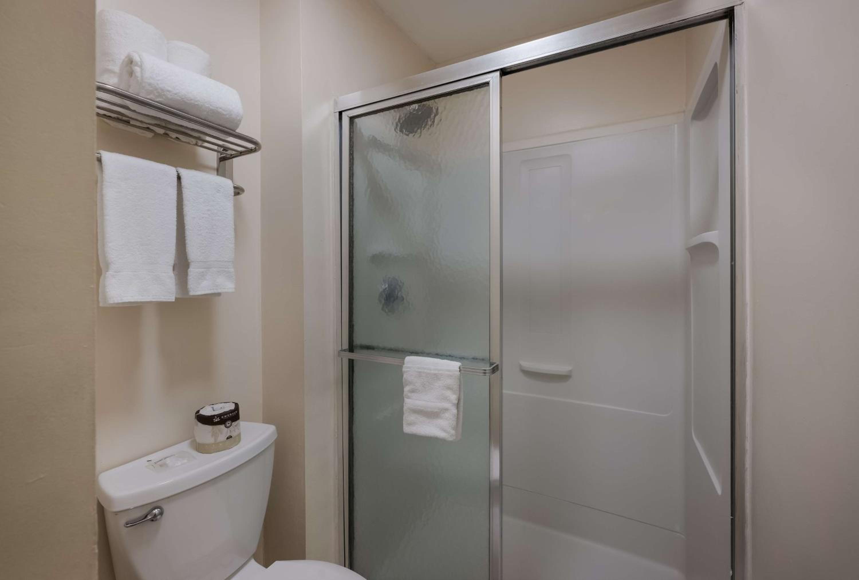 Double Room - Non-Smoking  - Photo 4