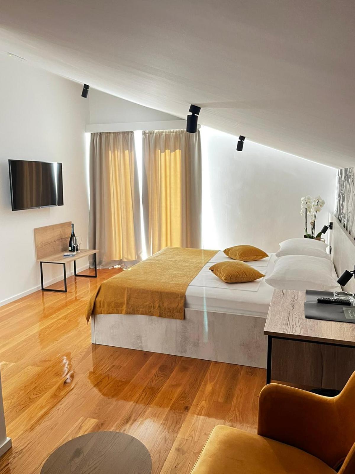 Triple Room - Photo 6
