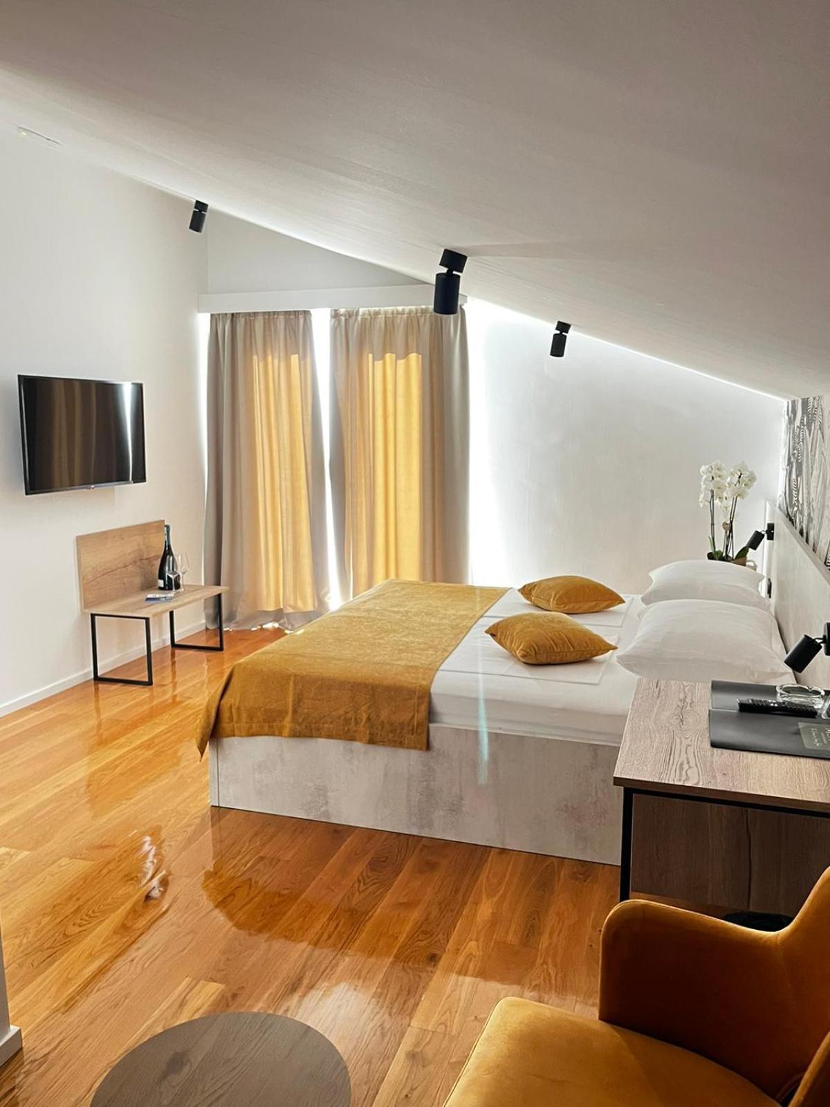 Triple Room - Photo 9