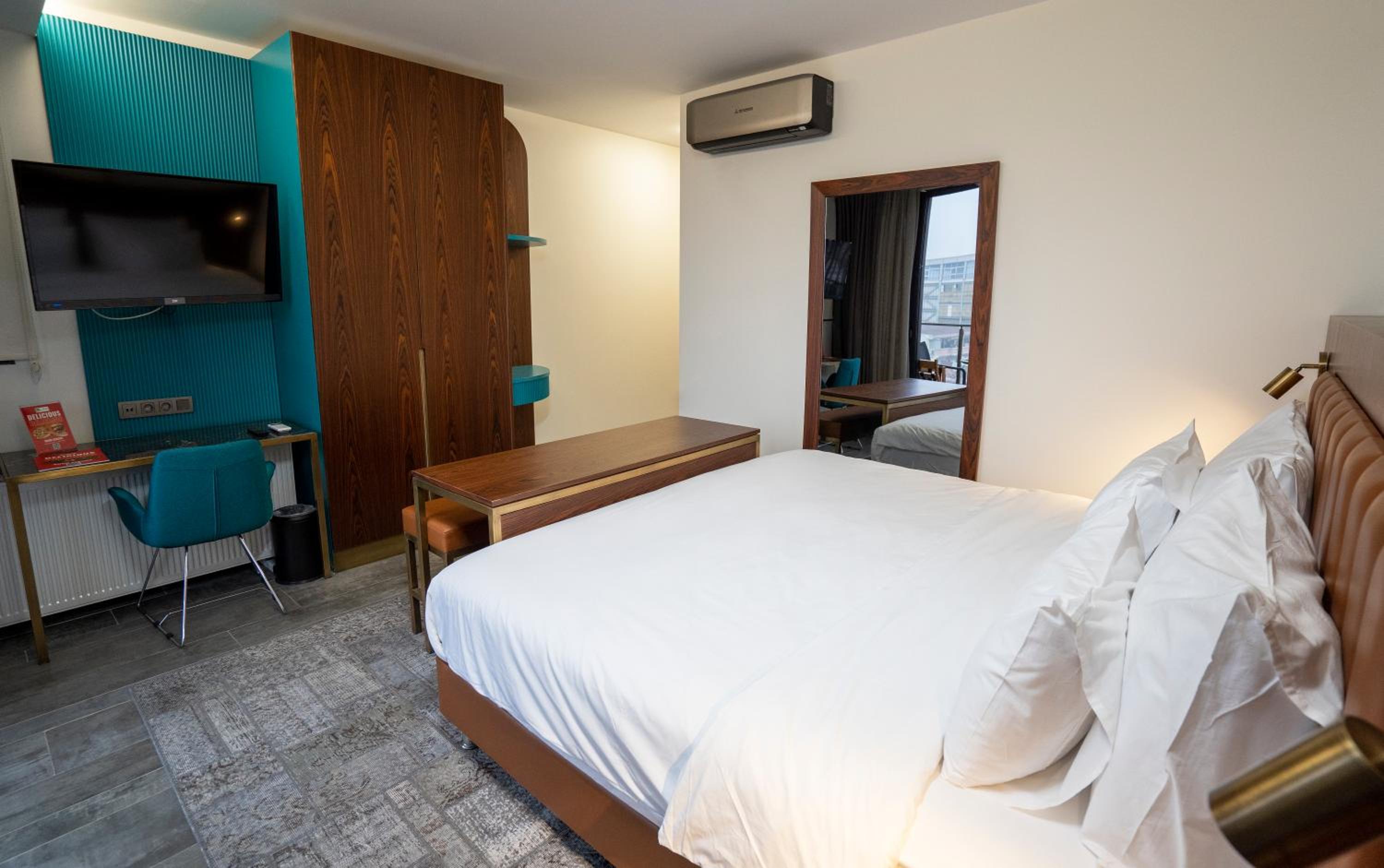 Superior Deluxe Double or Twin Room  photo 1