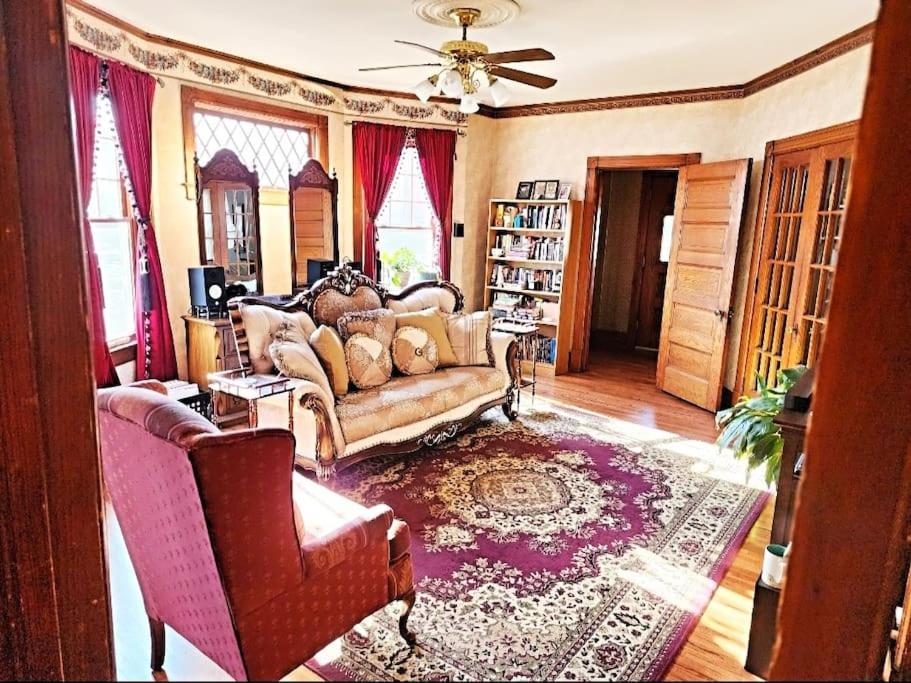 Four-Bedroom House photo 2