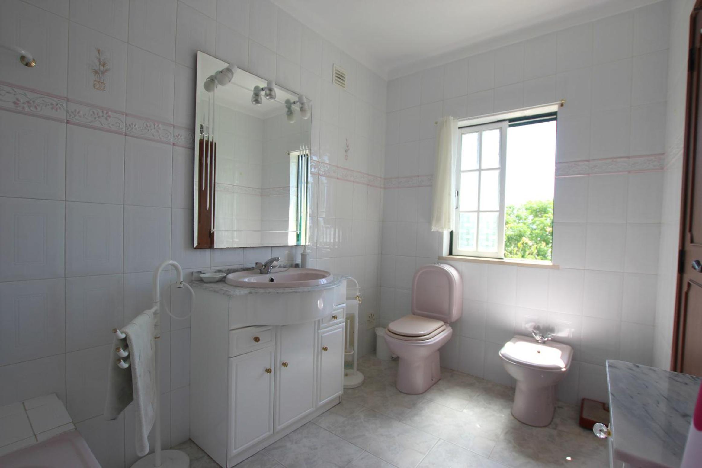 Three-Bedroom Townhouse photo 2