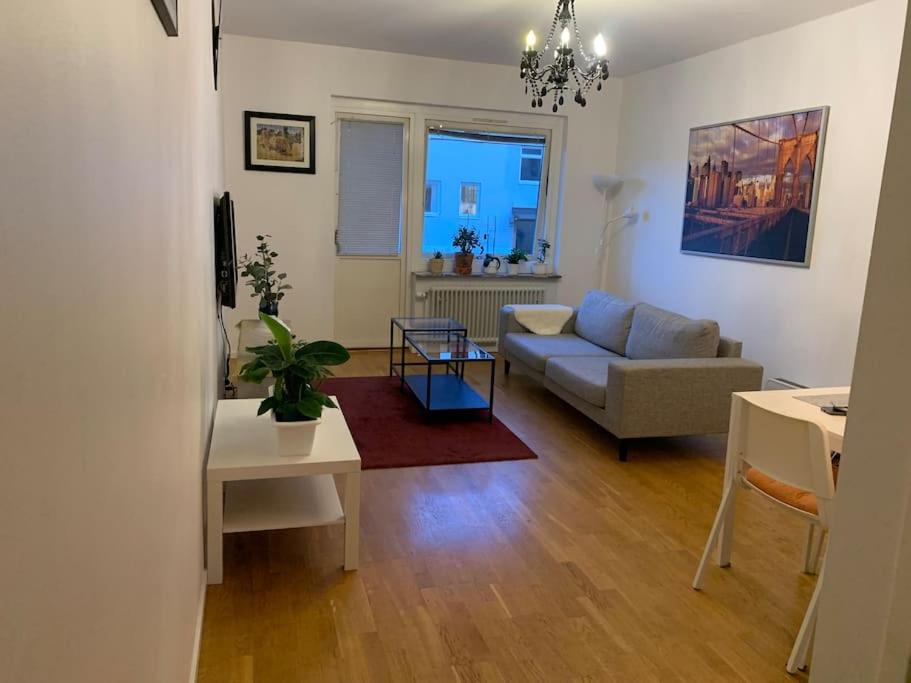 One-Bedroom Apartment photo 1