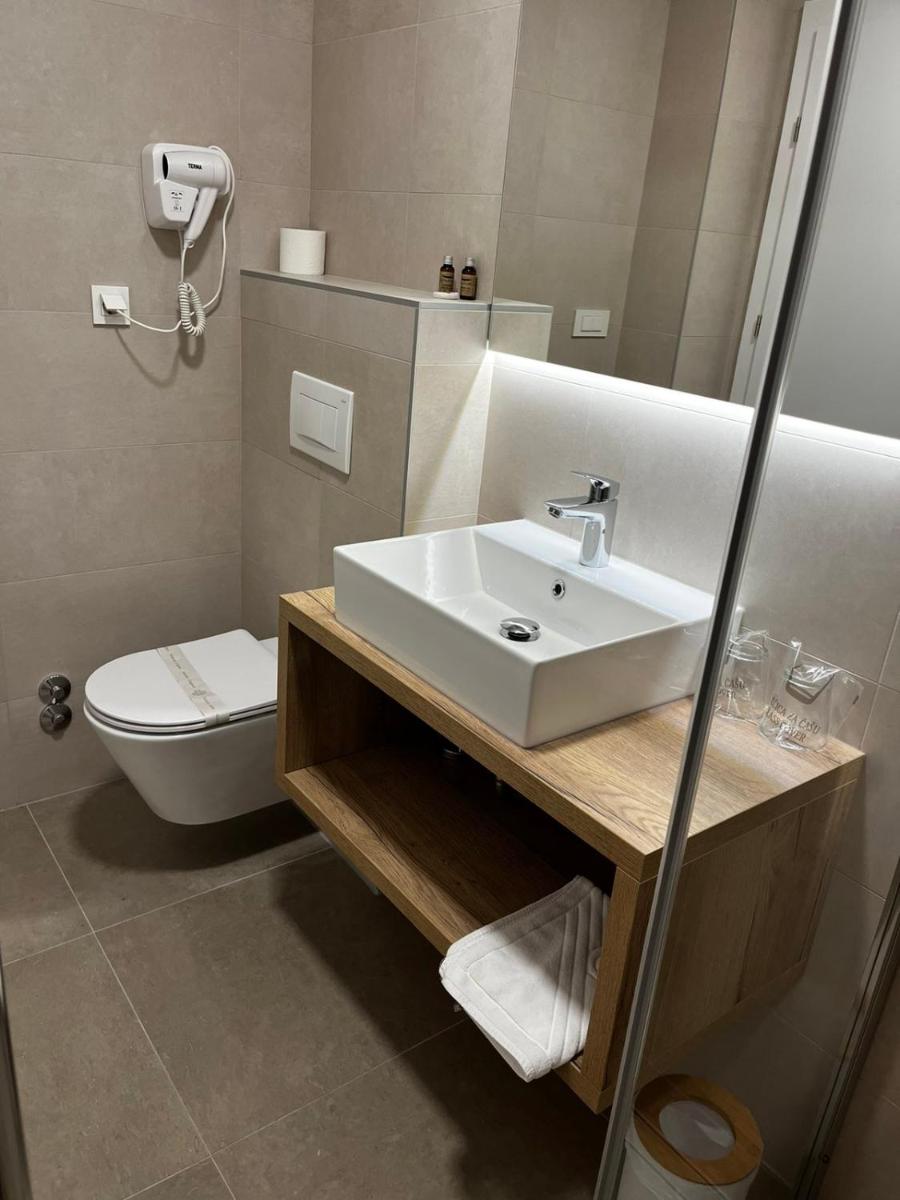 Triple Room - Photo 12