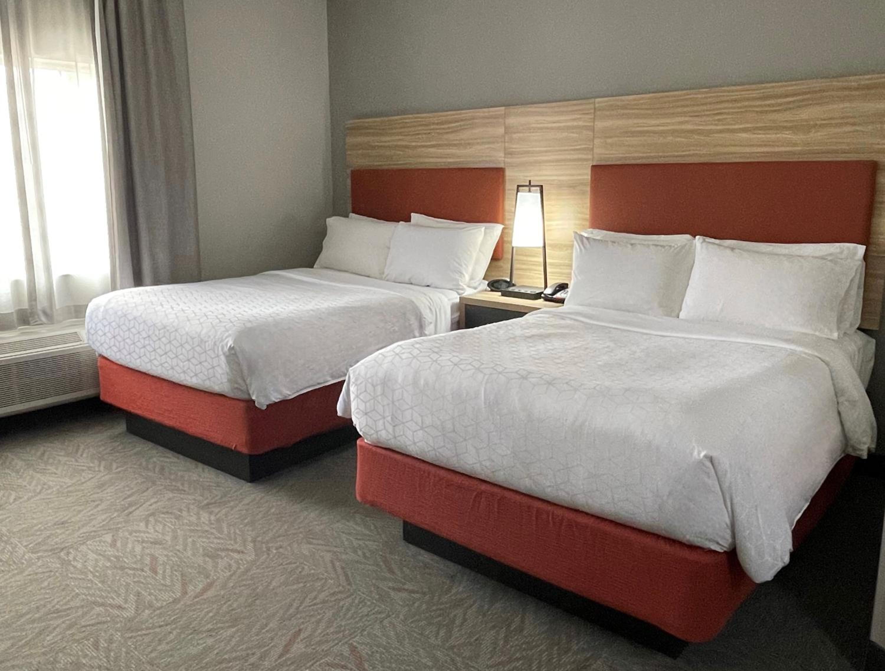 Studio Suite with Two Double Beds - Photo 4