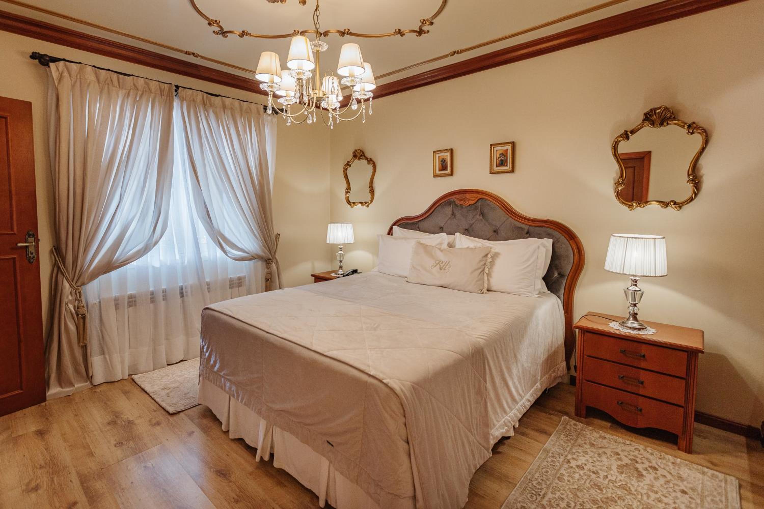 Deluxe Suite with Hidro