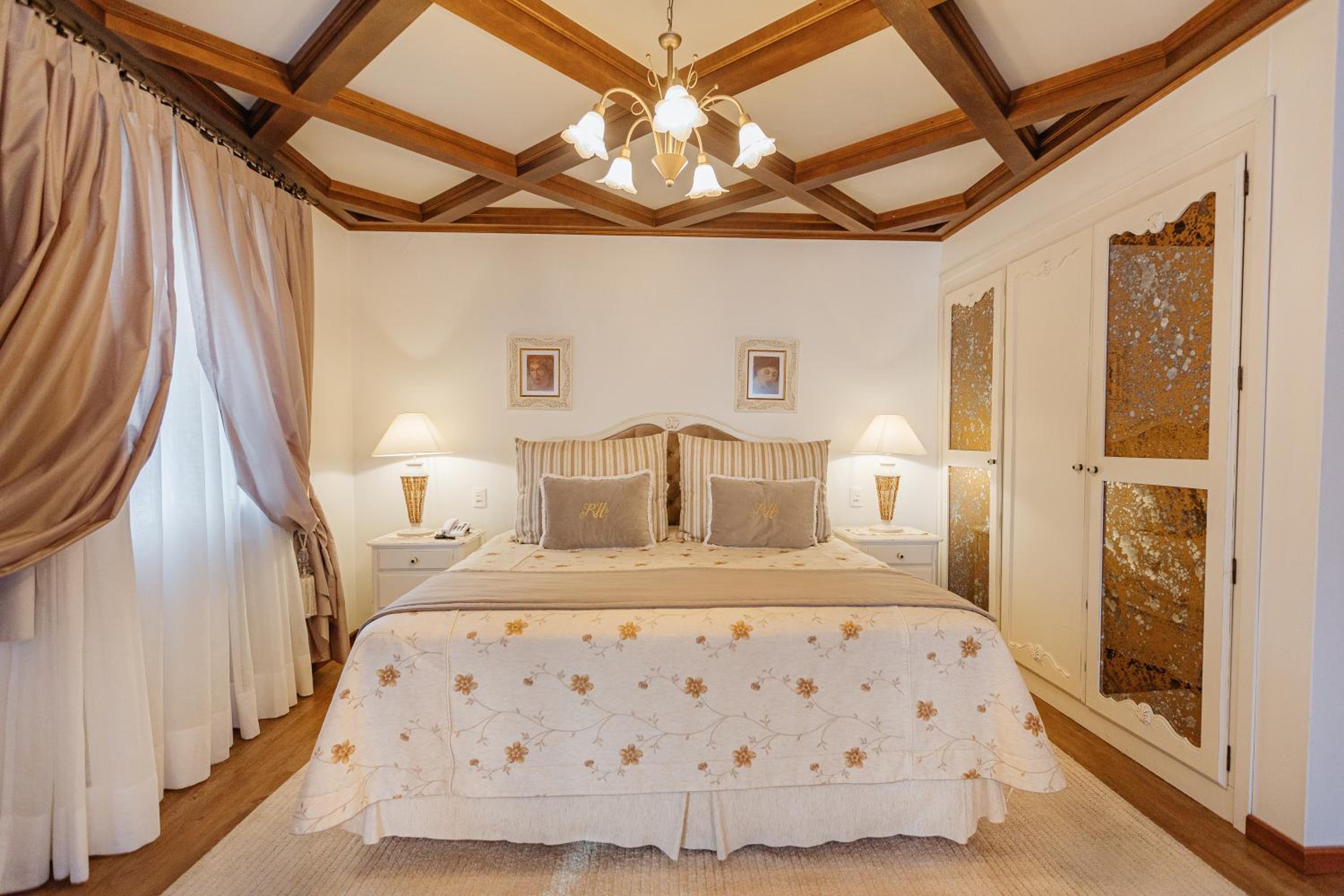 Superior King Suite
