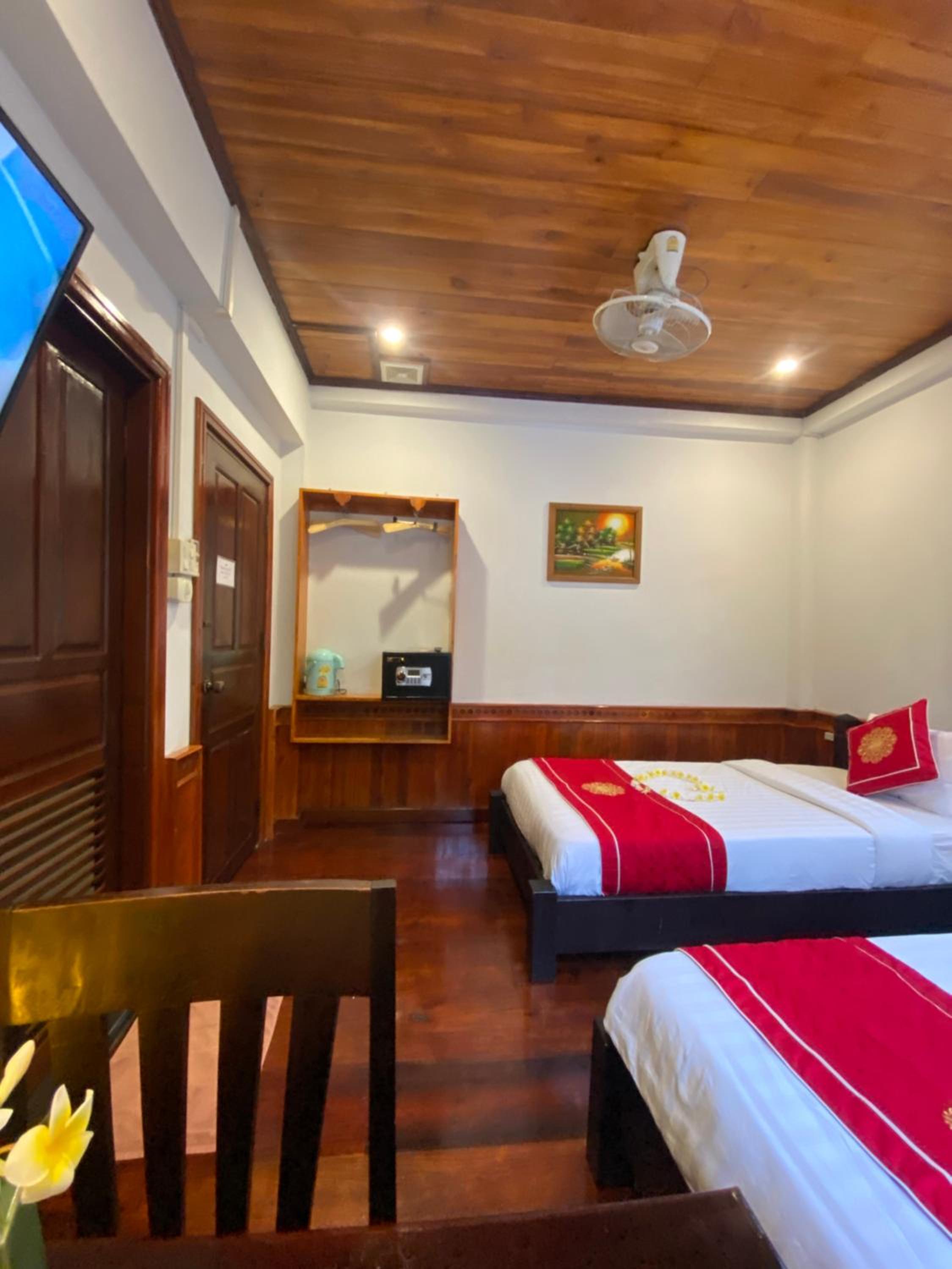 Deluxe Twin Room - Photo 8