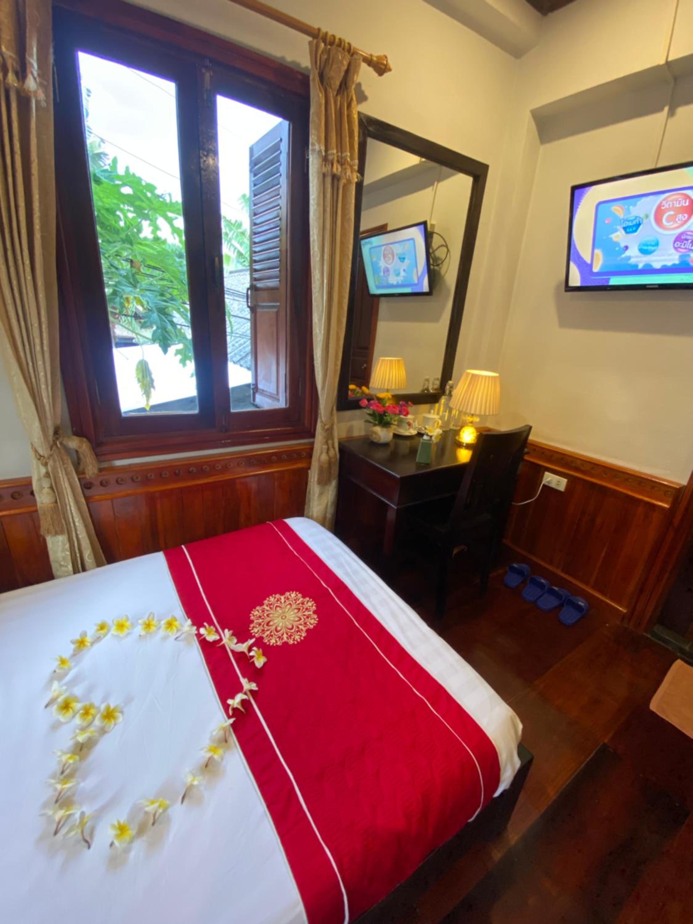 Deluxe Twin Room - Photo 9