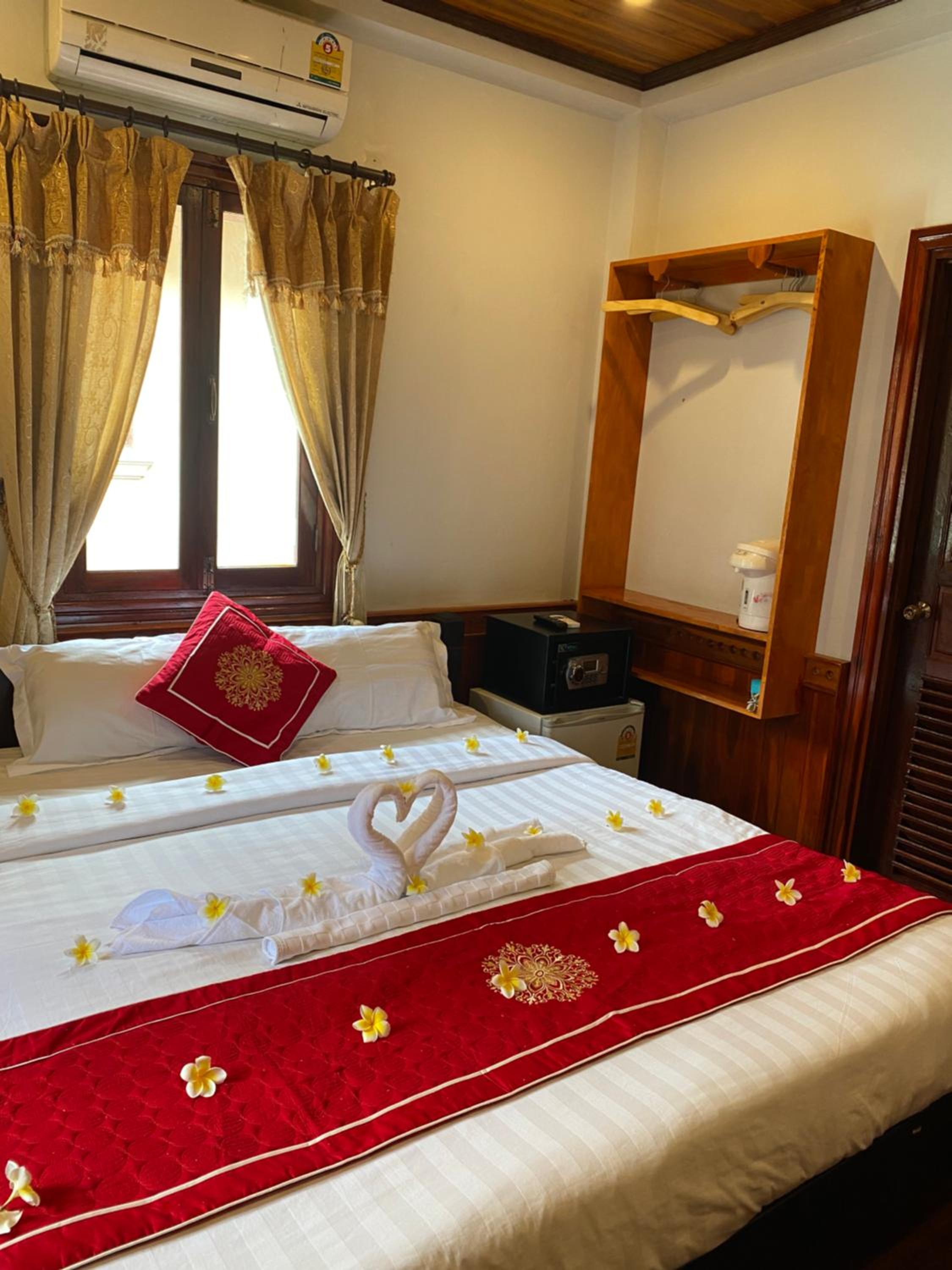 Deluxe Double Room - Photo 14