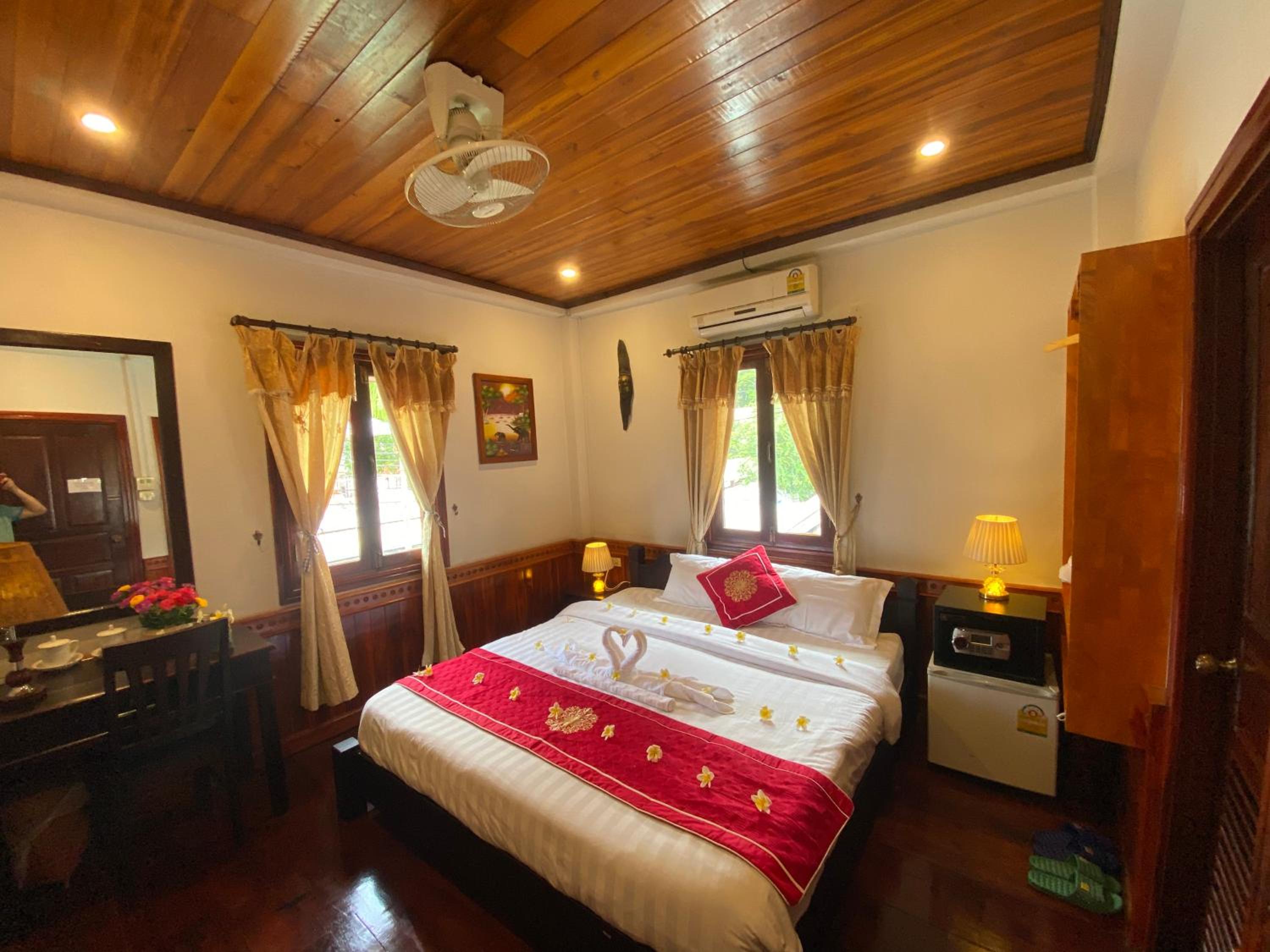 Deluxe Double Room - Photo 18