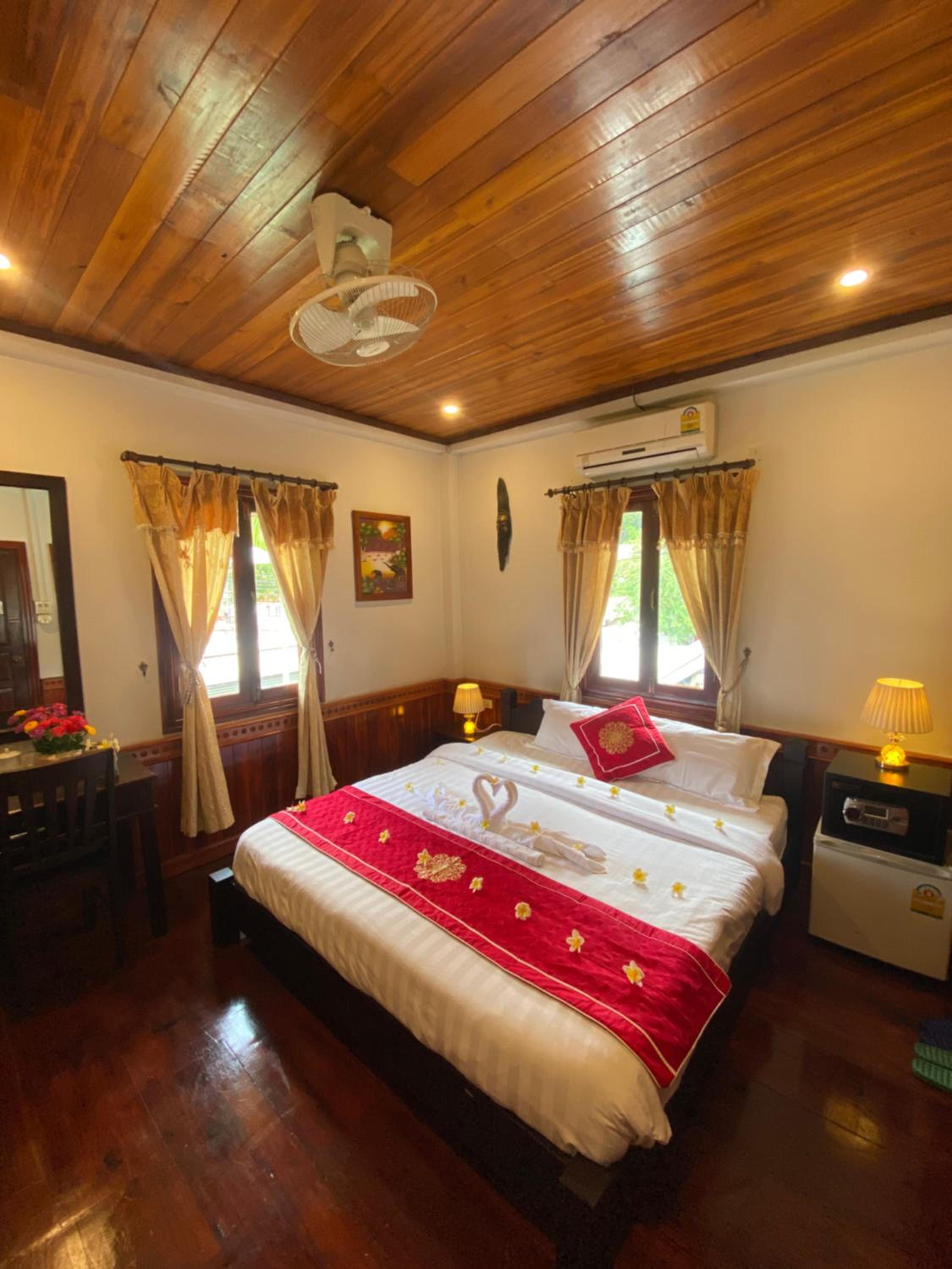 Deluxe Double Room - Photo 19