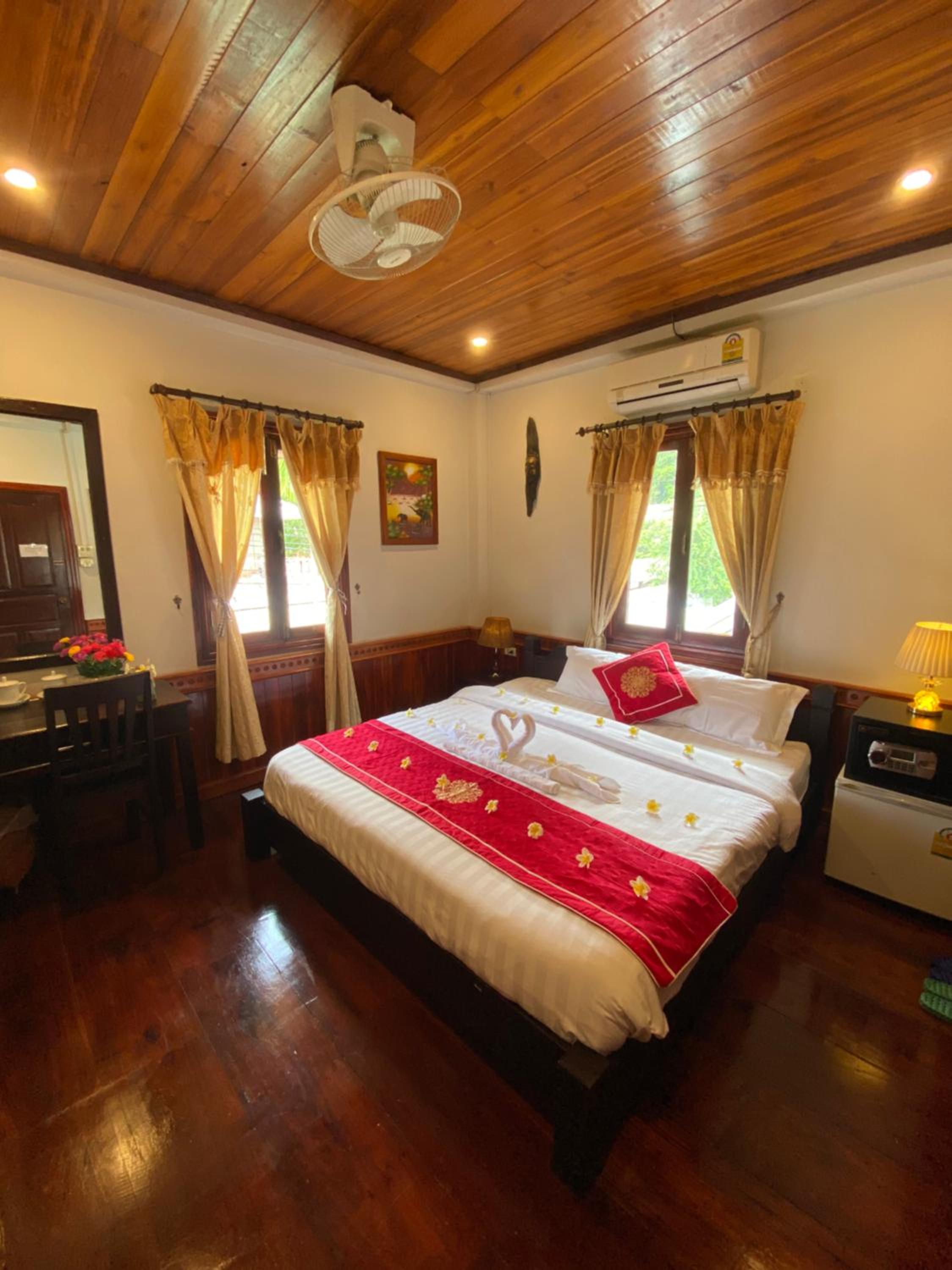 Deluxe Double Room - Photo 20