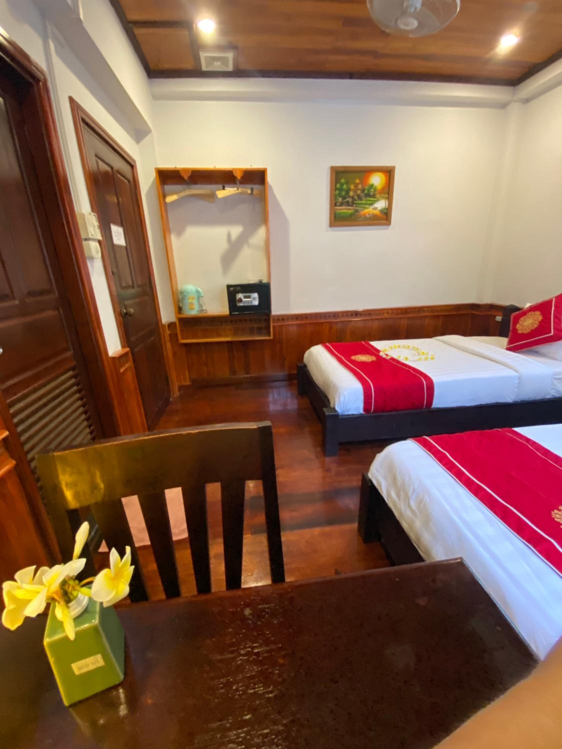 Deluxe Twin Room - Photo 11
