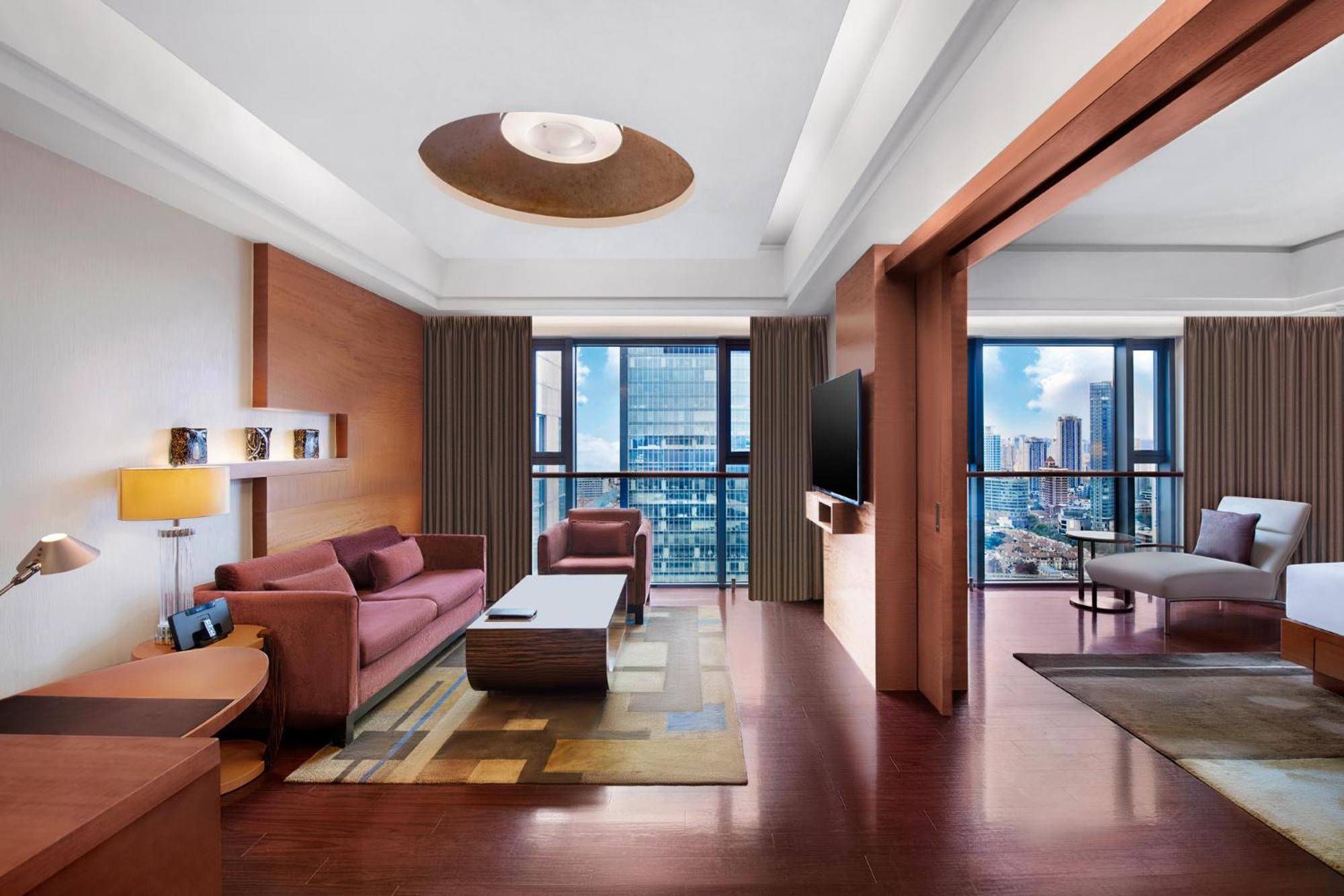 Pinnacle Suite