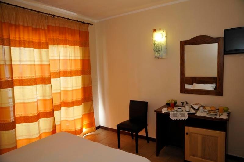 Triple Room - Photo 2