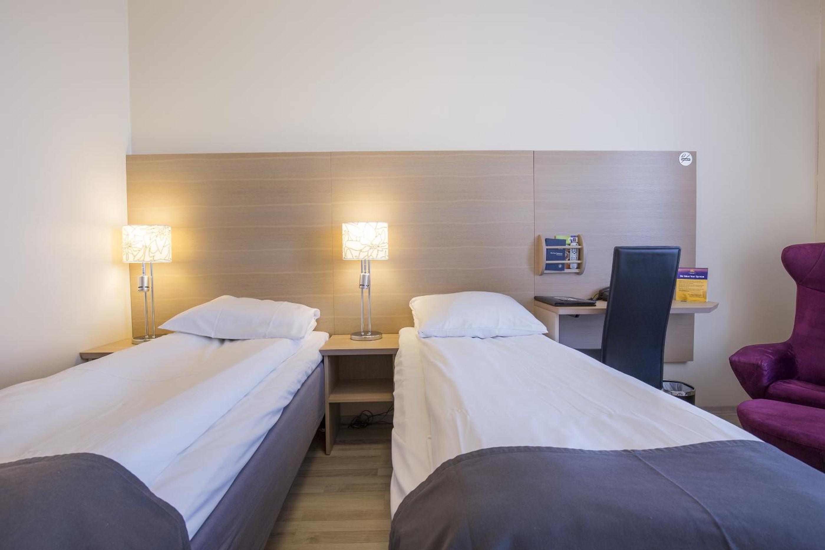 Triple Room with Three Single Beds - Photo 5
