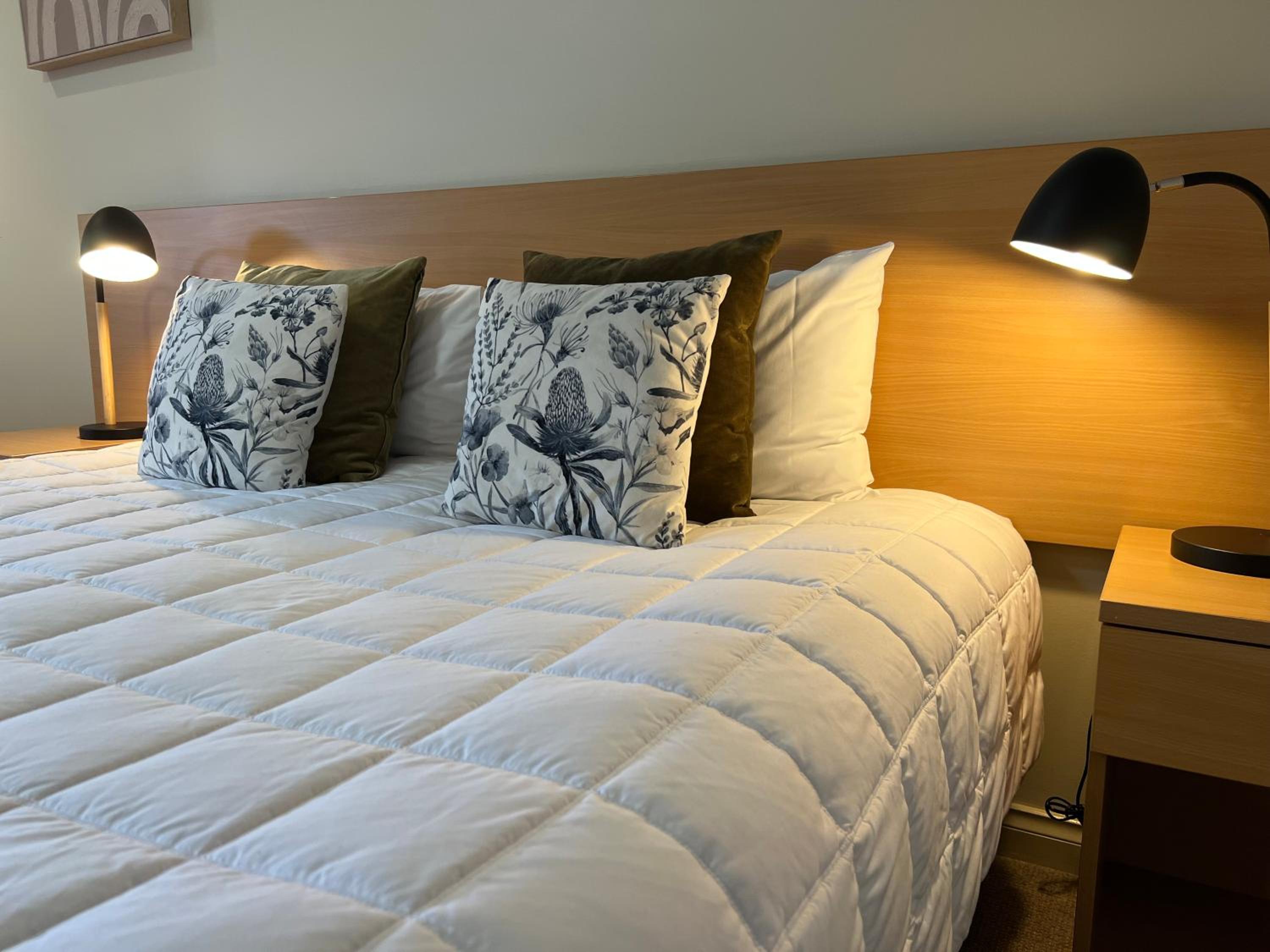 Deluxe King Room - Photo 4