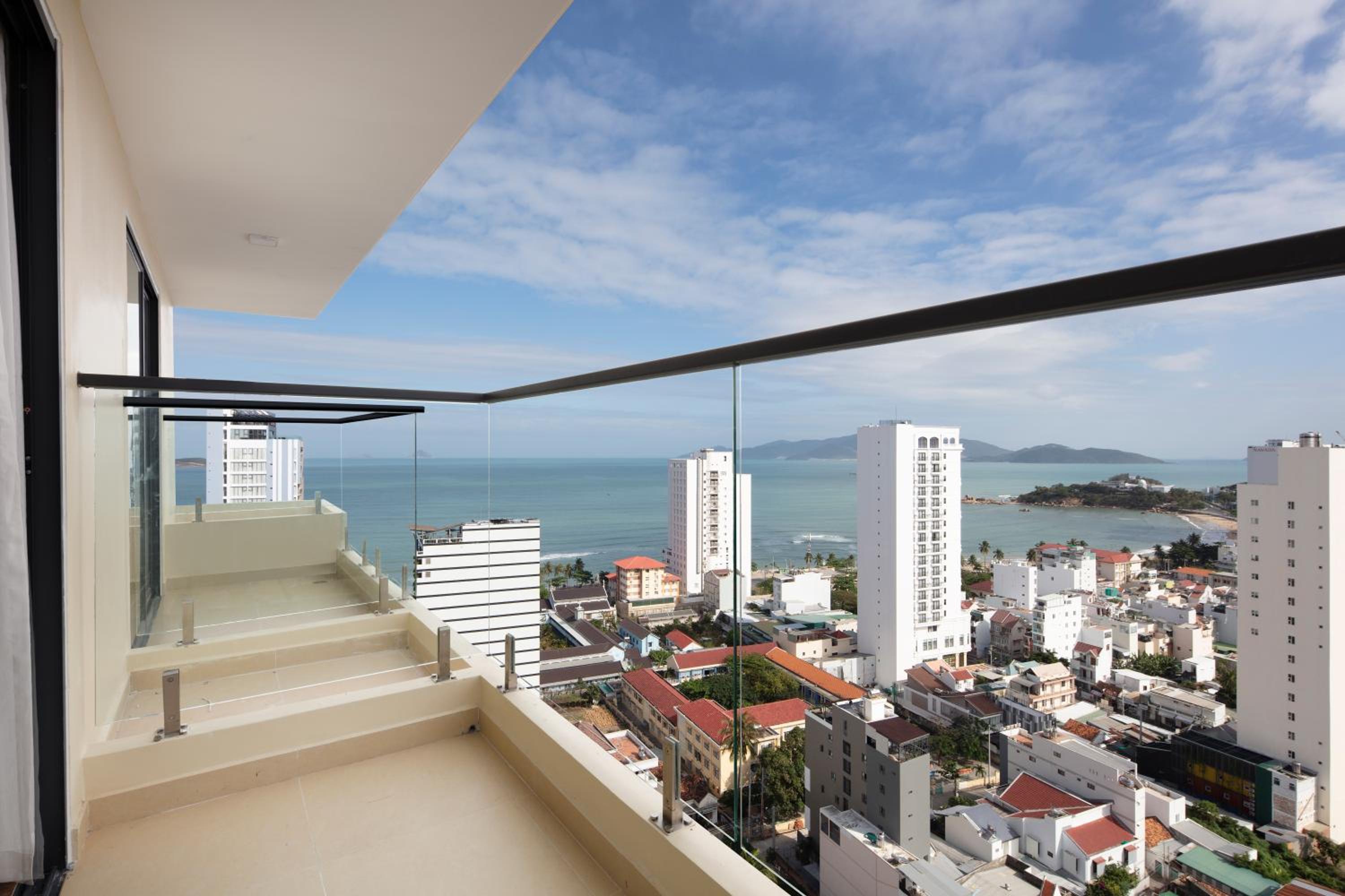 Deluxe Double Room with Sea View - Photo 7
