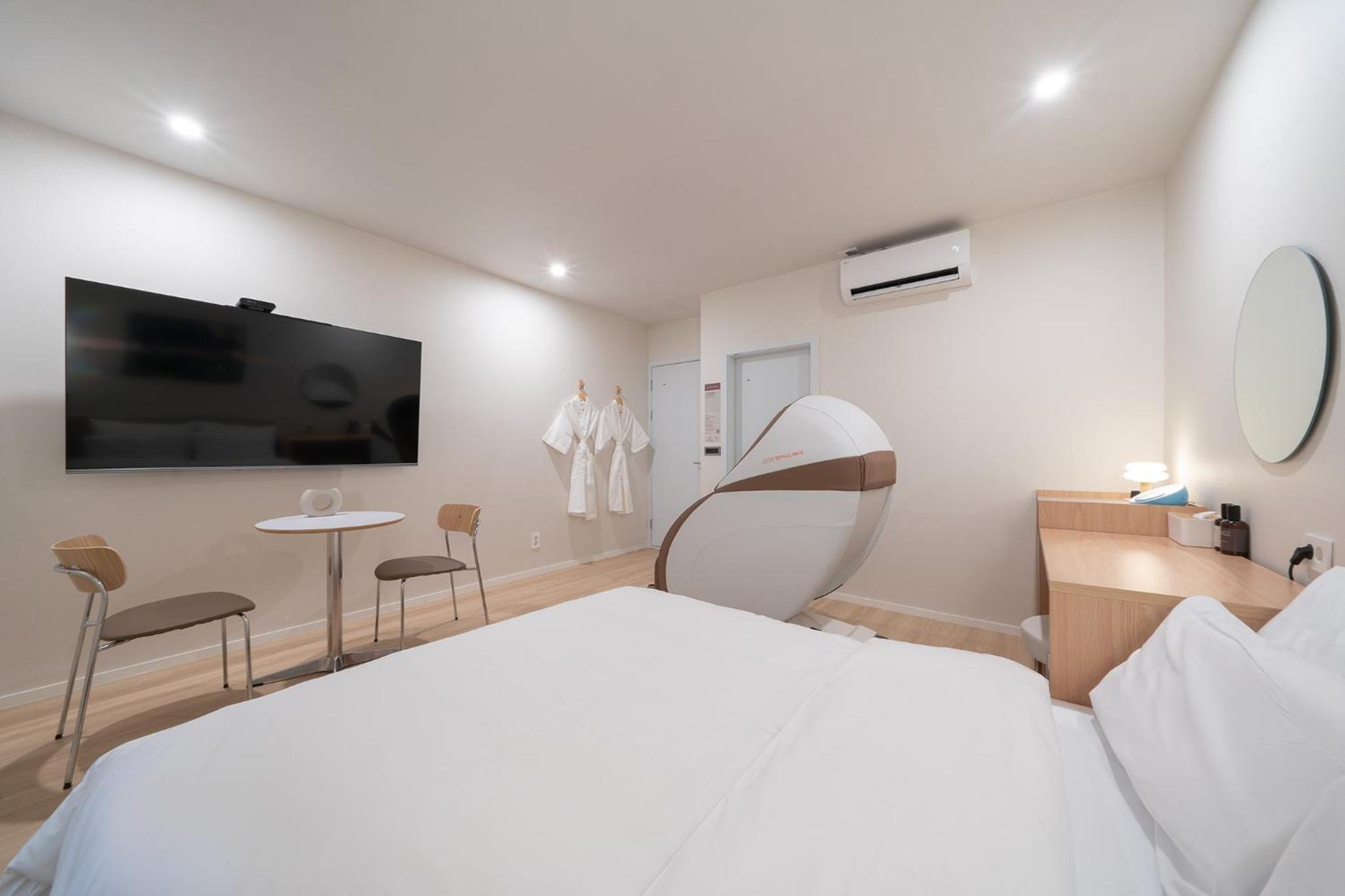 Massage Chair Room - Photo 4