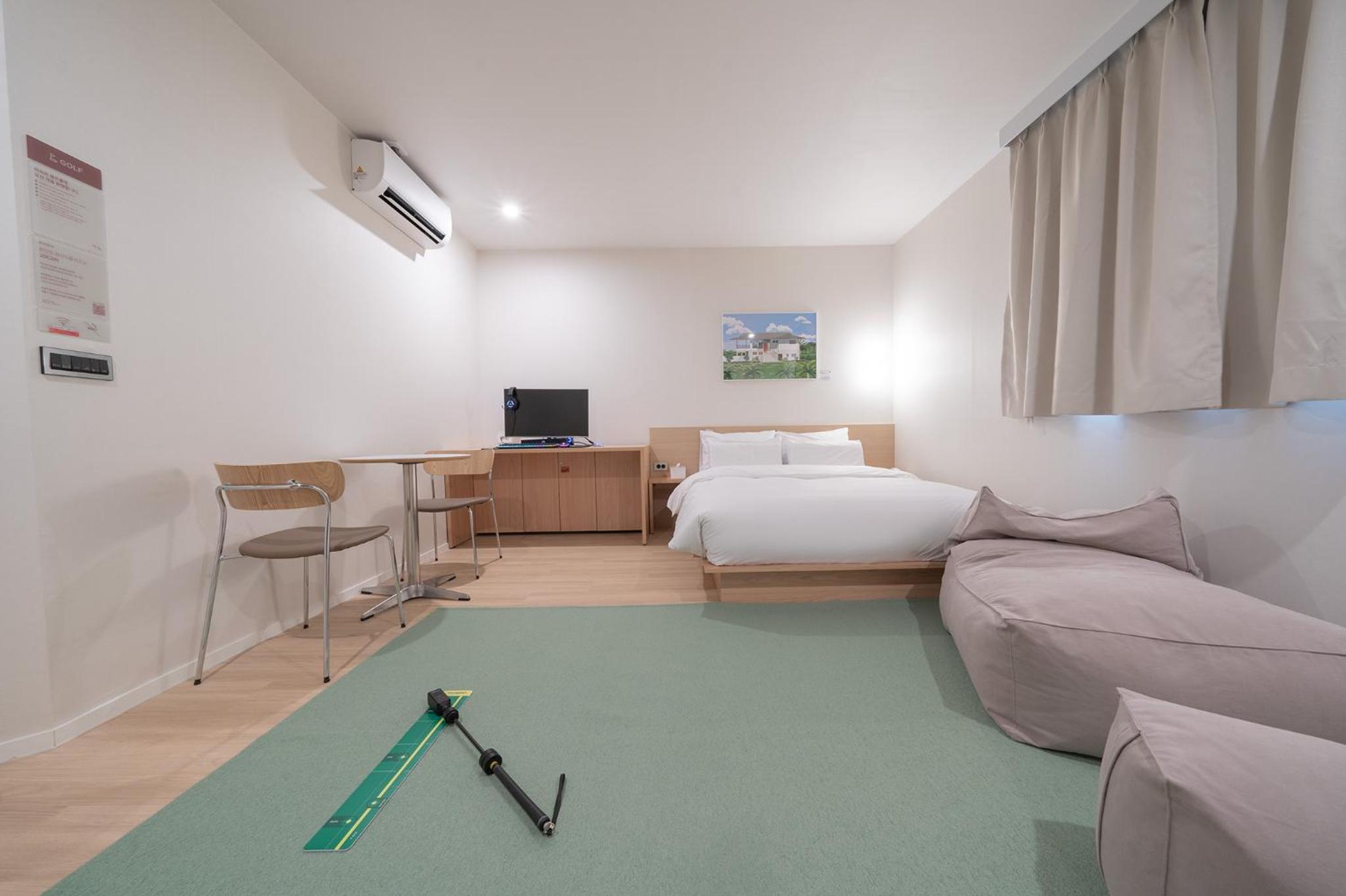 Massage Chair Room - Photo 6