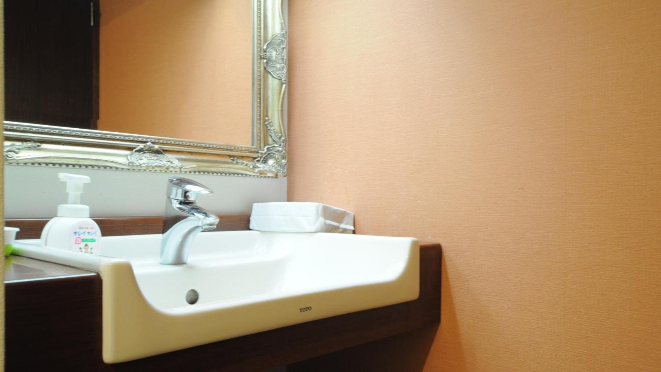 Japanese-Style Room With Shared Bathroom photo 2