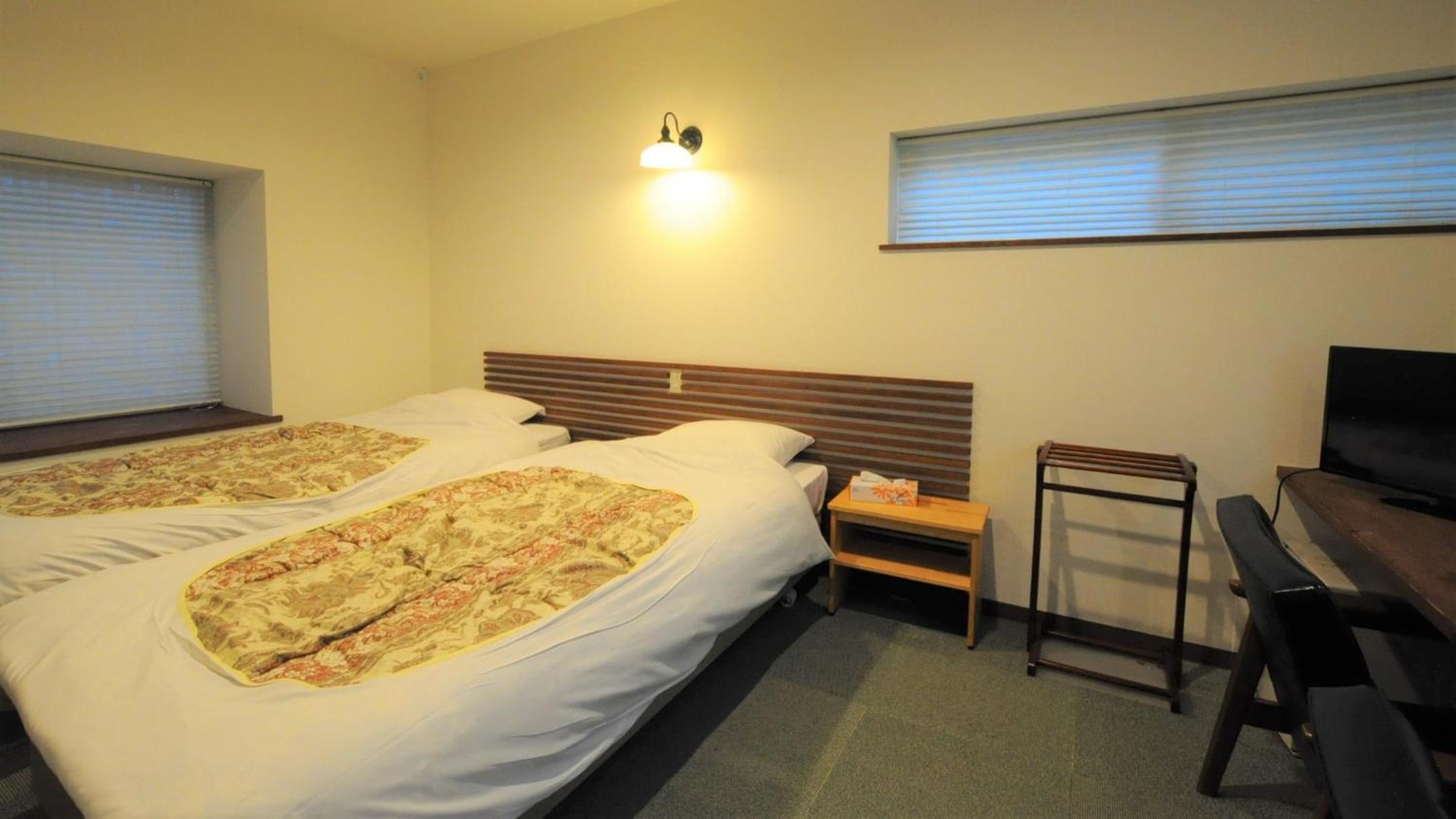 Twin Room With Shared Bathroom photo 1
