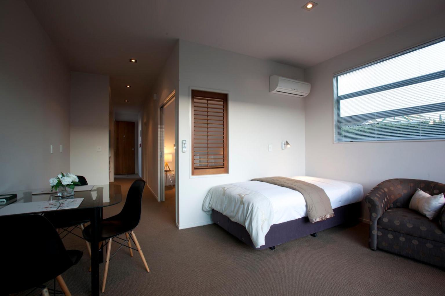 One-Bedroom Villa - Photo 3