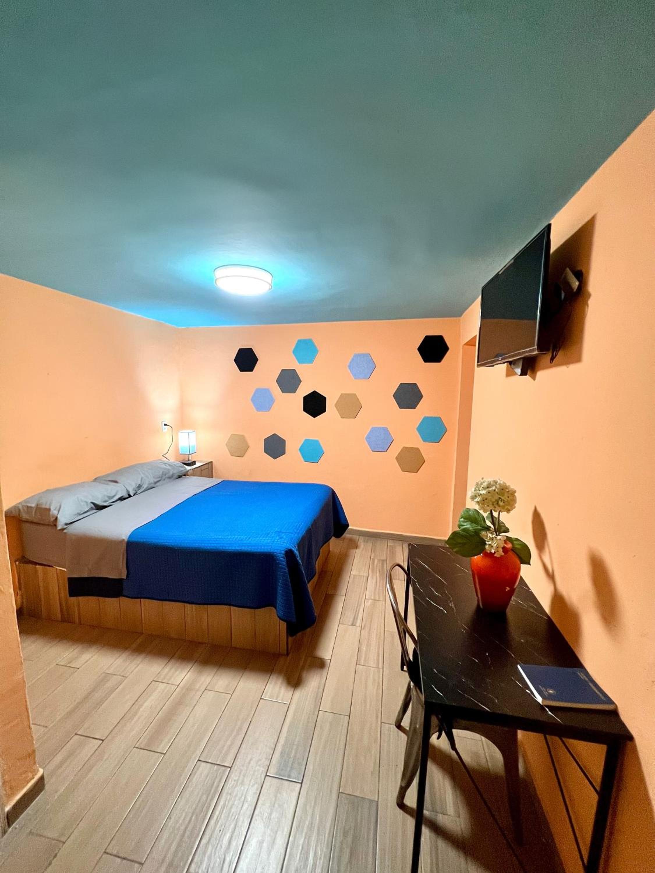 Standard Double Room - Photo 3