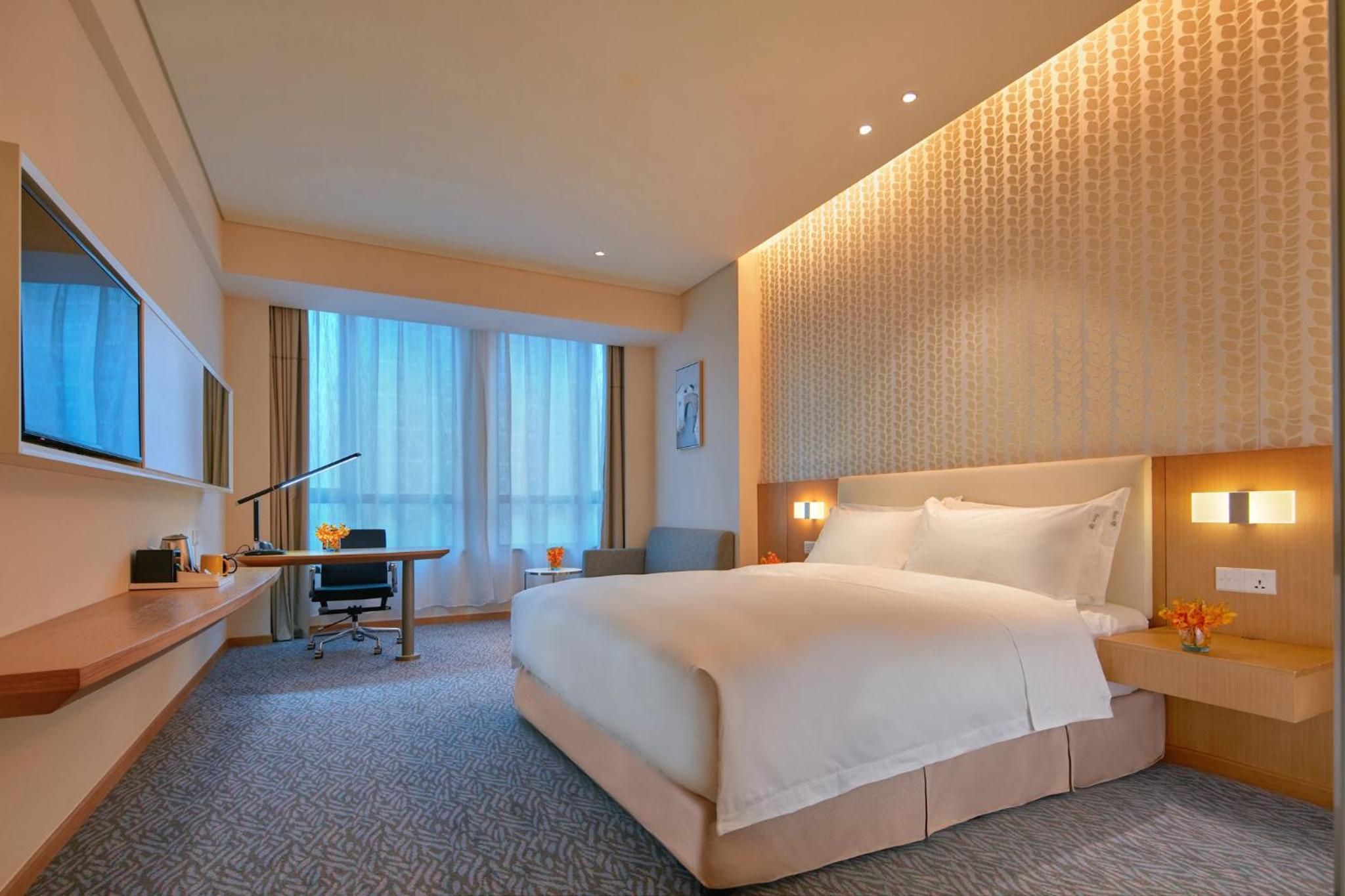 Standard King Room photo 3