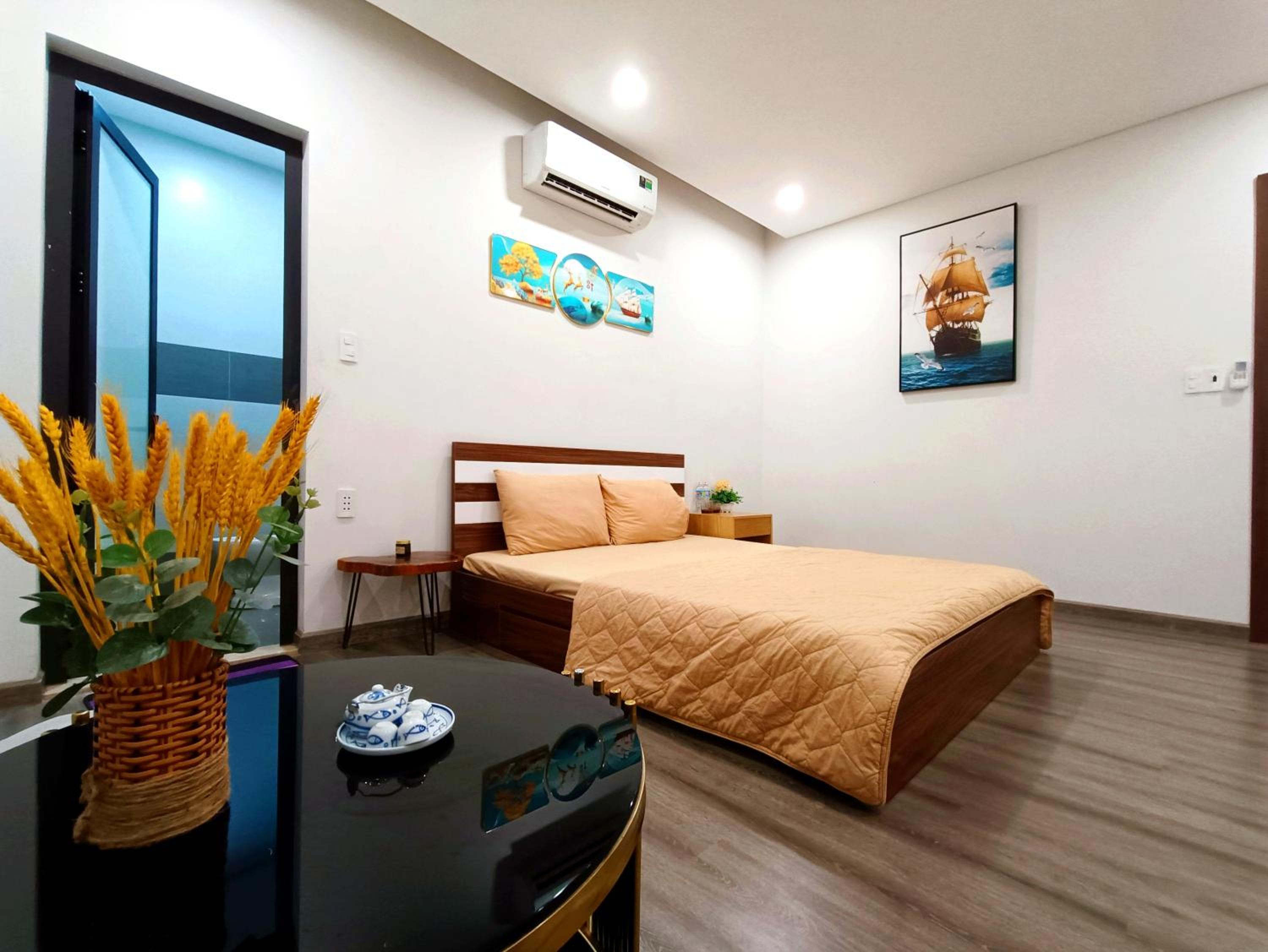 Standard King Room photo 2