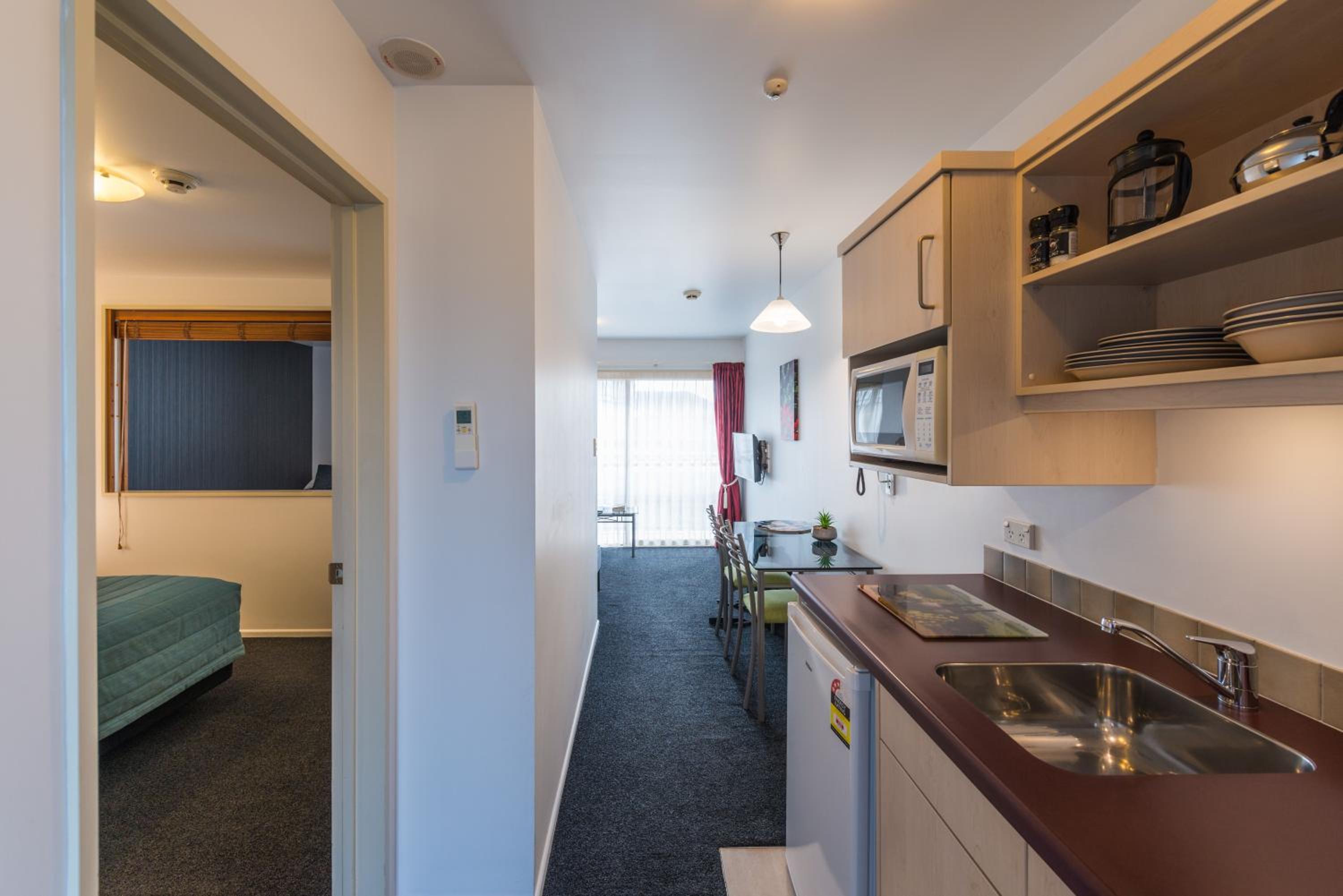 One-Bedroom Apartment - Photo 12