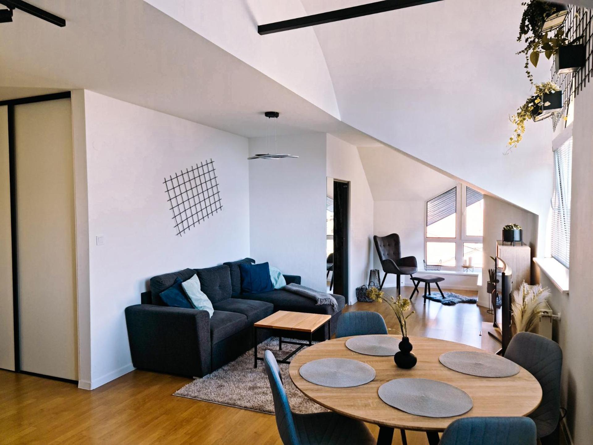 One-Bedroom Apartment photo 1