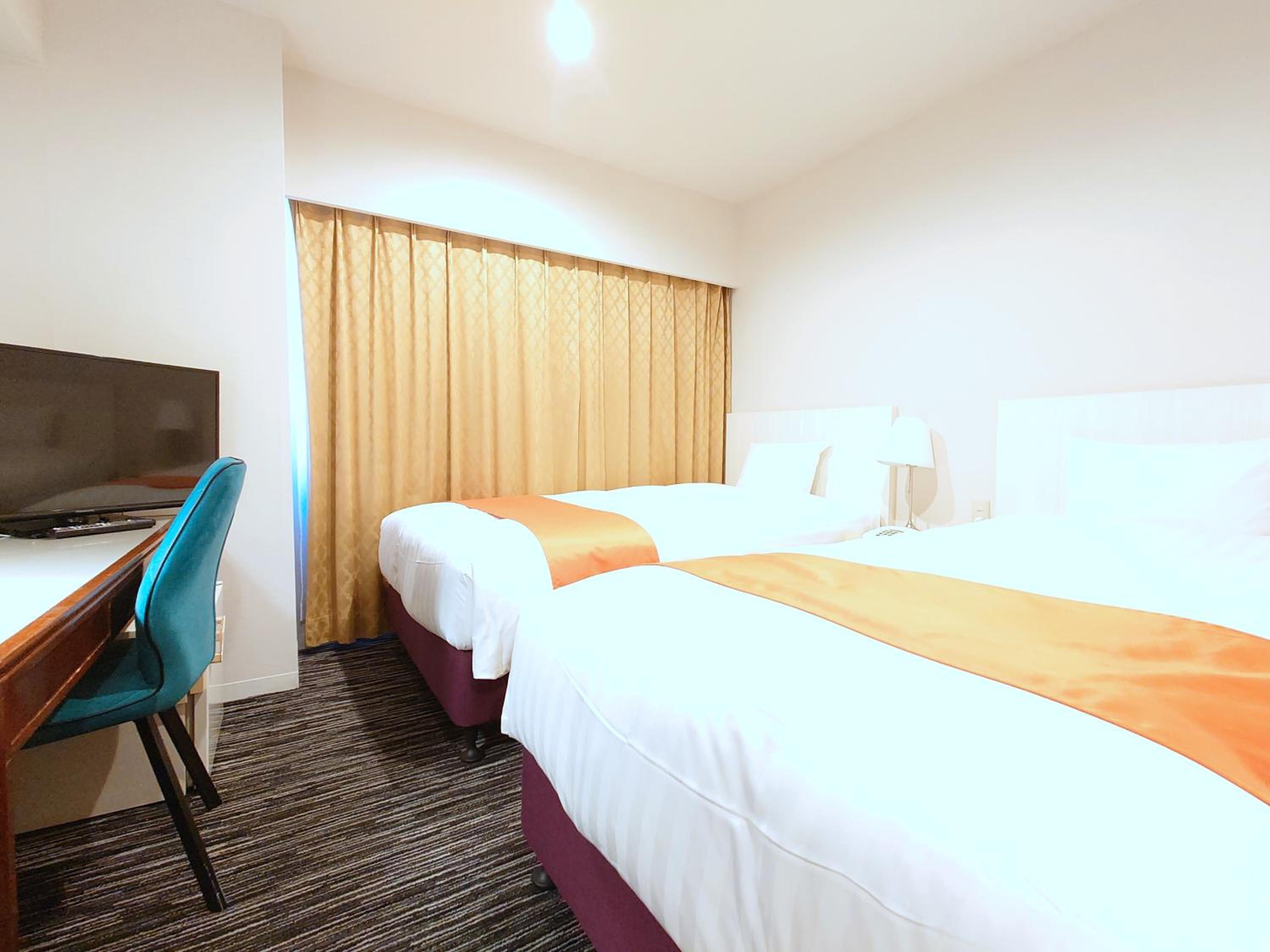 Twin Room - Non-Smoking