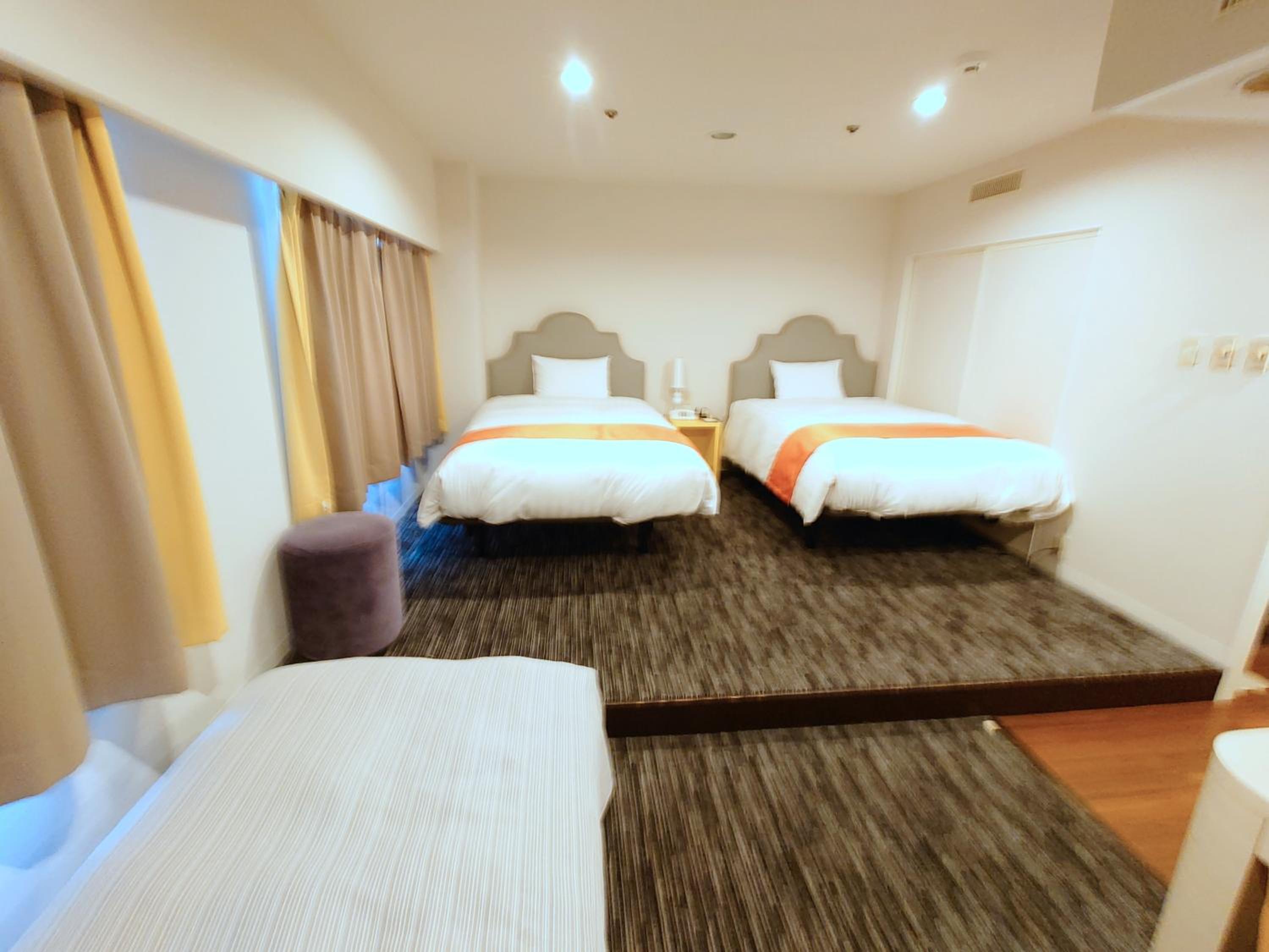 Luxury Twin Room - Non-Smoking